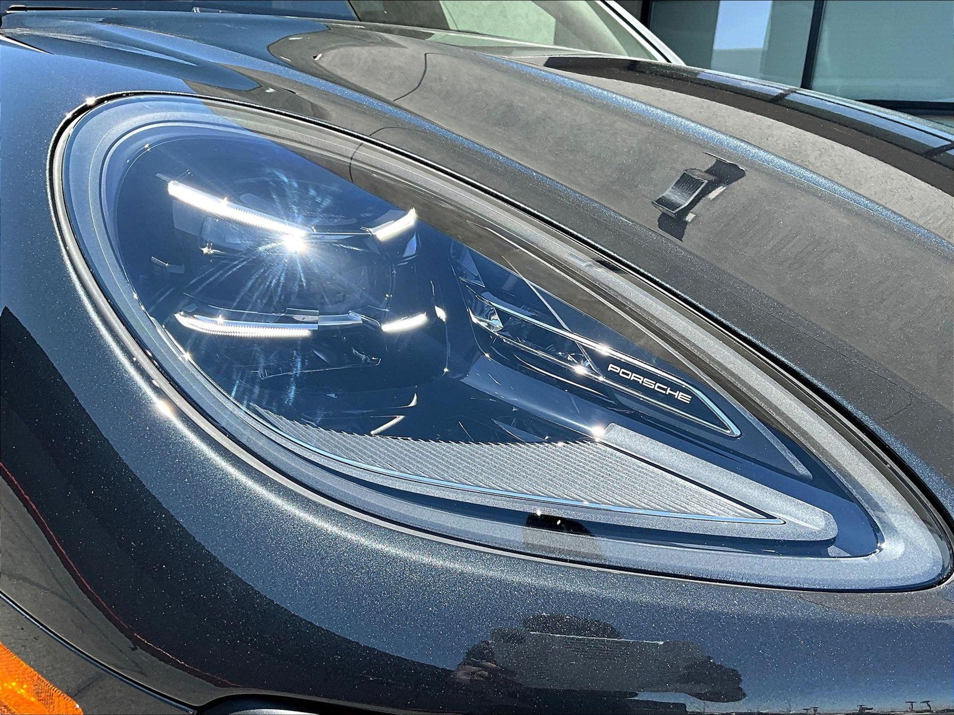 2025 Macan picture #11