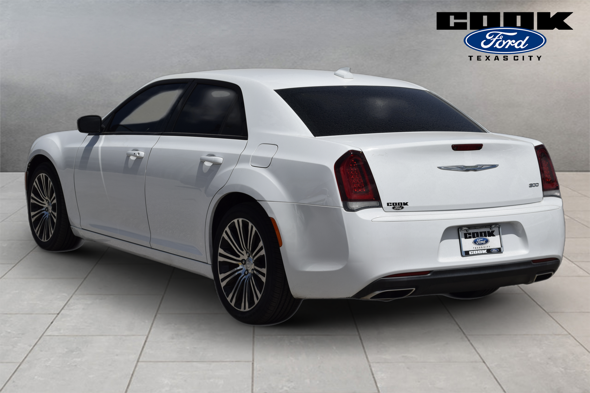 2019 Chrysler 300 Touring - 3