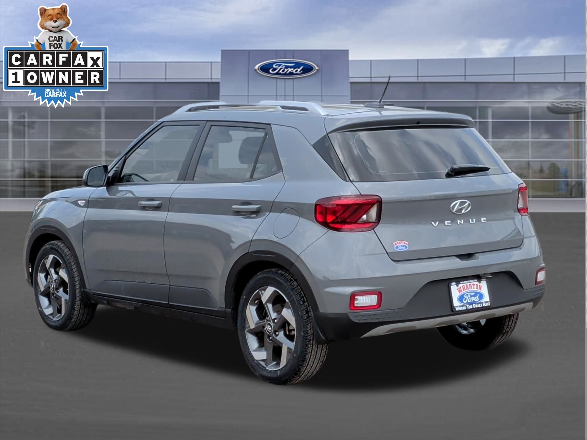 2023 Hyundai Venue SEL - 3