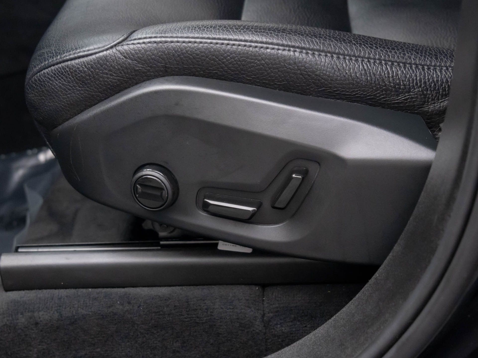 2022 Volvo XC90 T5 Momentum photo
