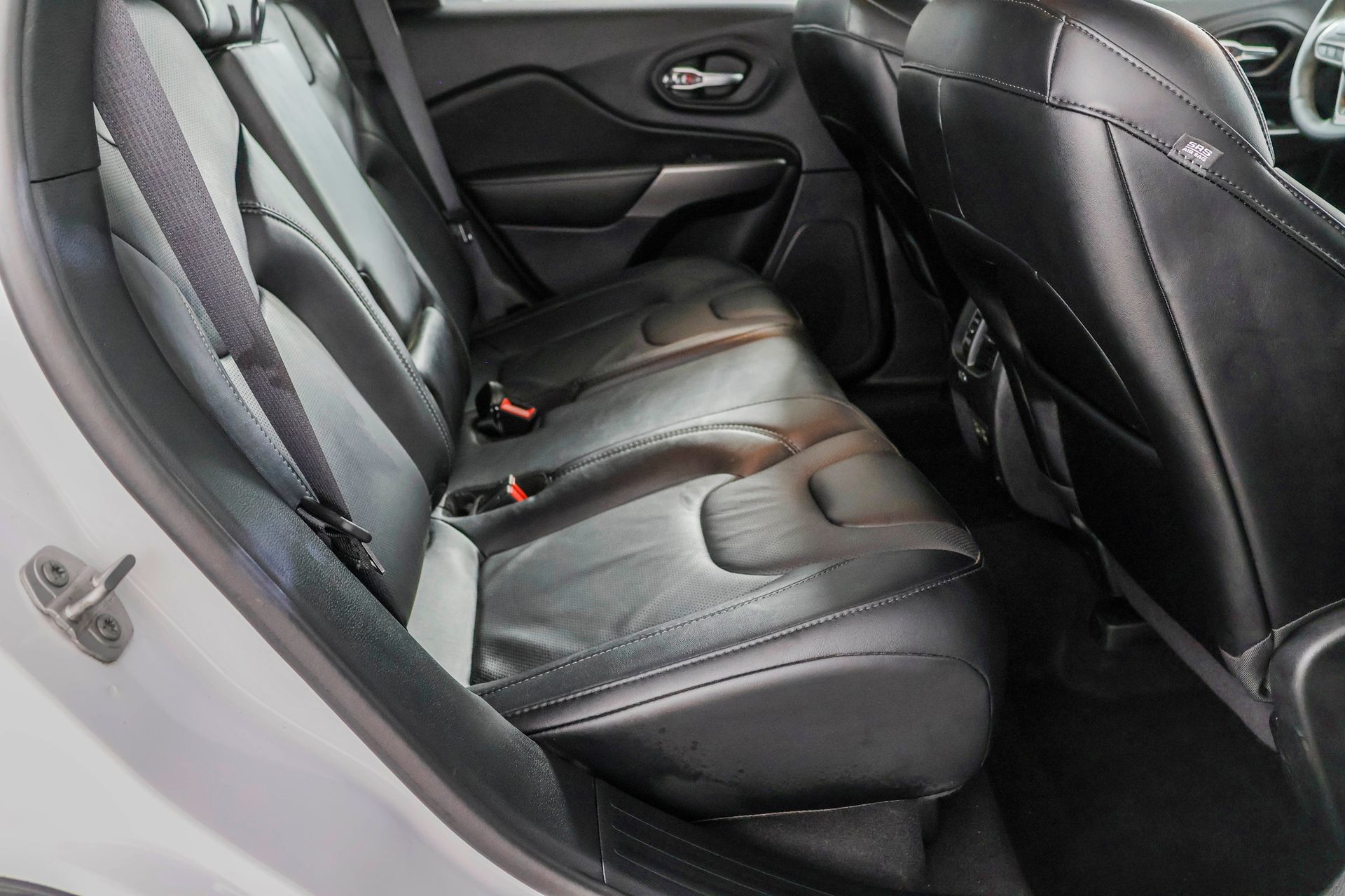 2022 JEEP CHEROKEE - Image 37