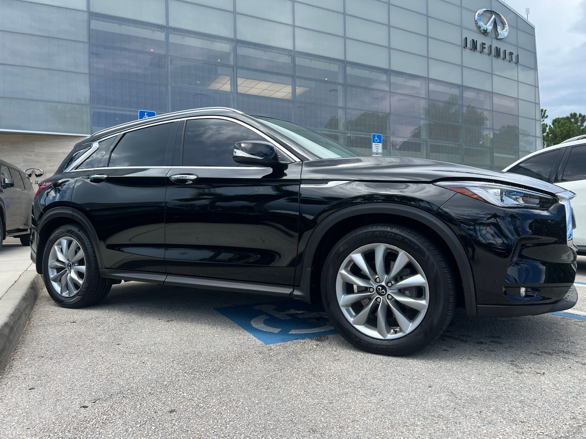 2022 INFINITI QX50 LUXE