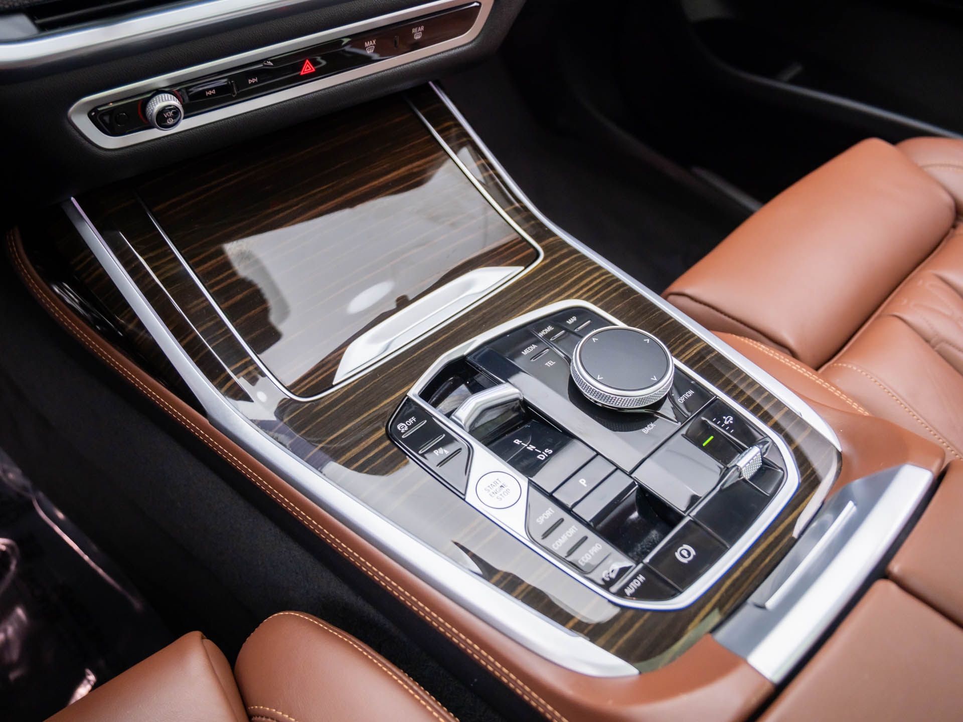2023 BMW X7 xDrive40i photo