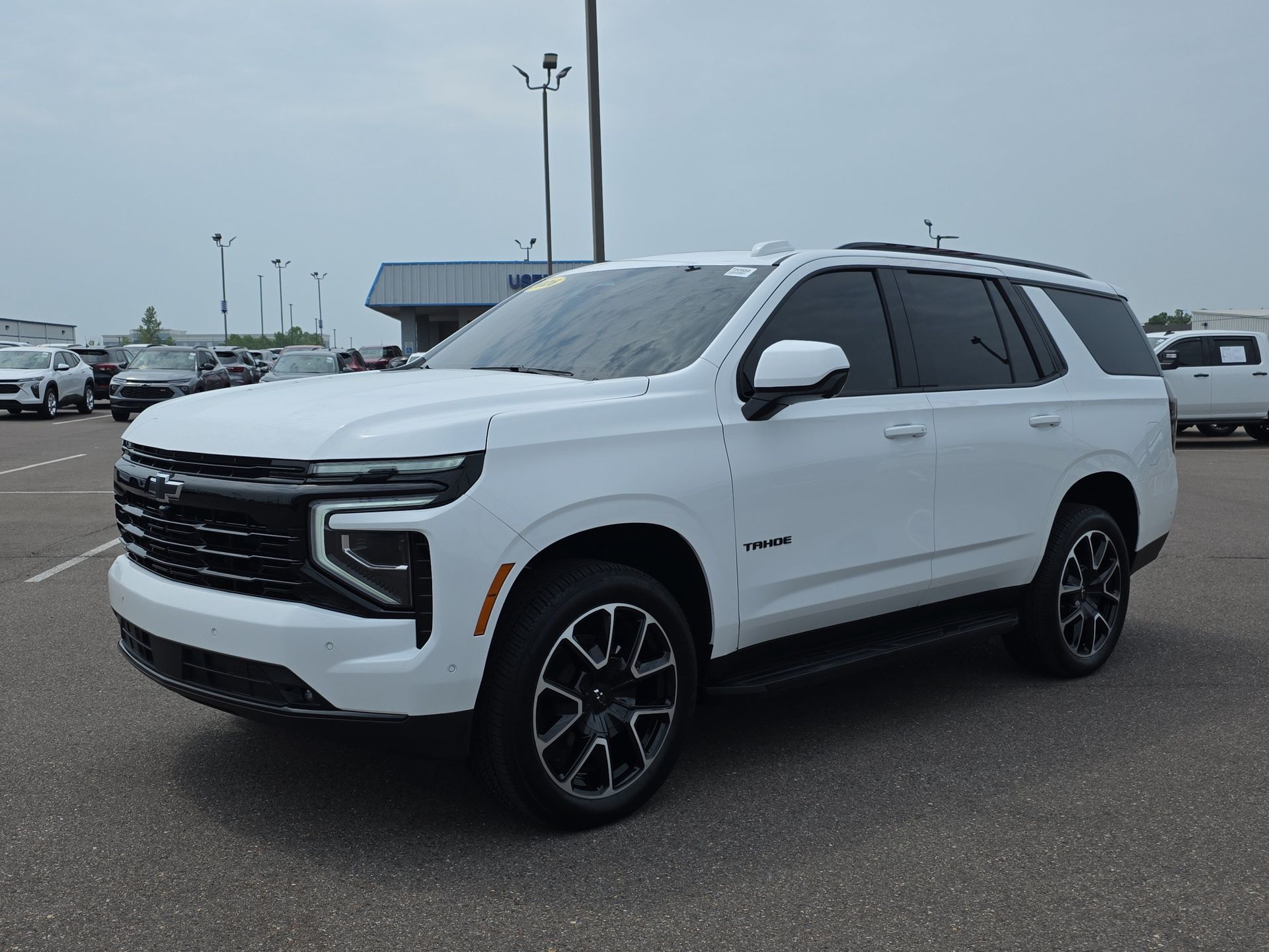 Summit White 2026 Chevrolet Tahoe SUV / Crossover Four-Wheel Drive