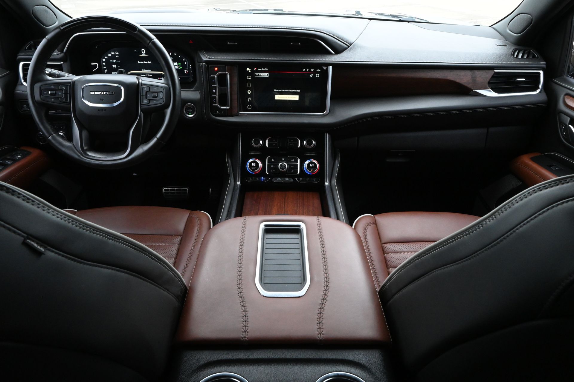 2024 GMC Yukon XL Denali Ultimate Black at Big Star Buick GMC
