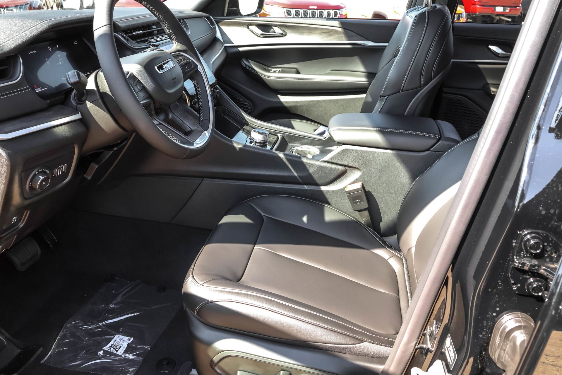 2025 JEEP GRAND CHEROKEE - Image 5