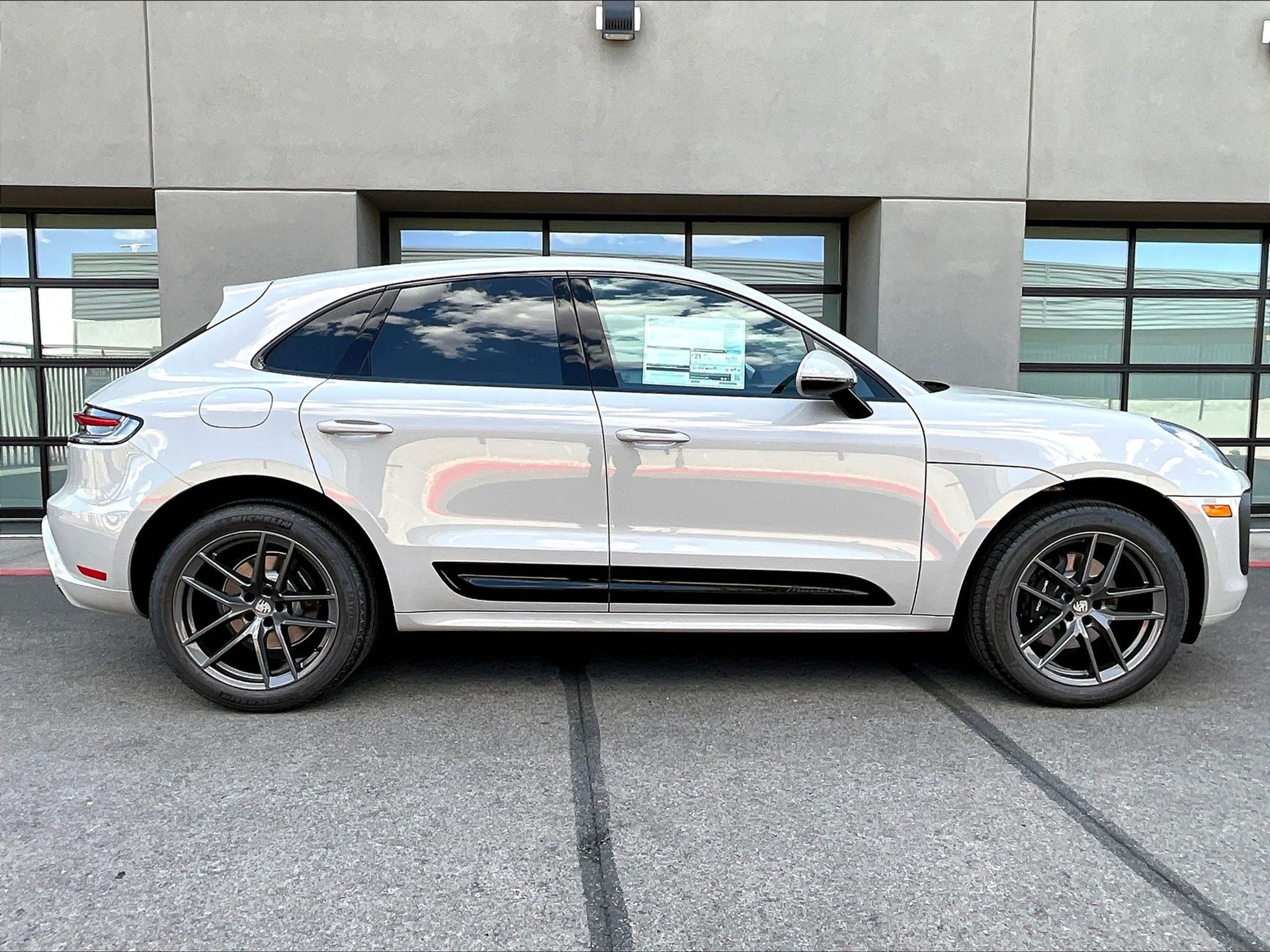 2025 Macan T picture #7