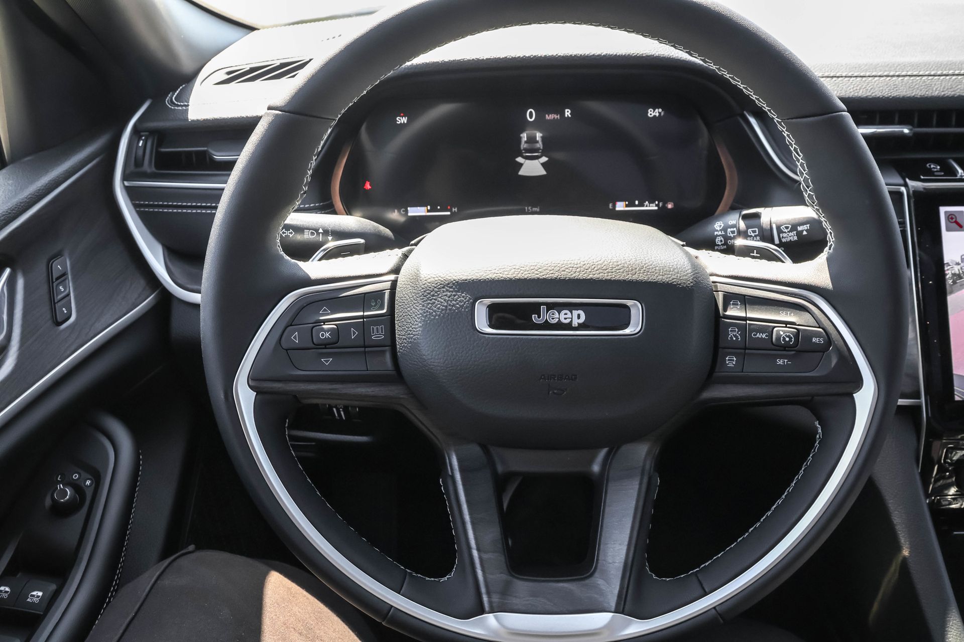 2025 JEEP GRAND CHEROKEE - Image 27