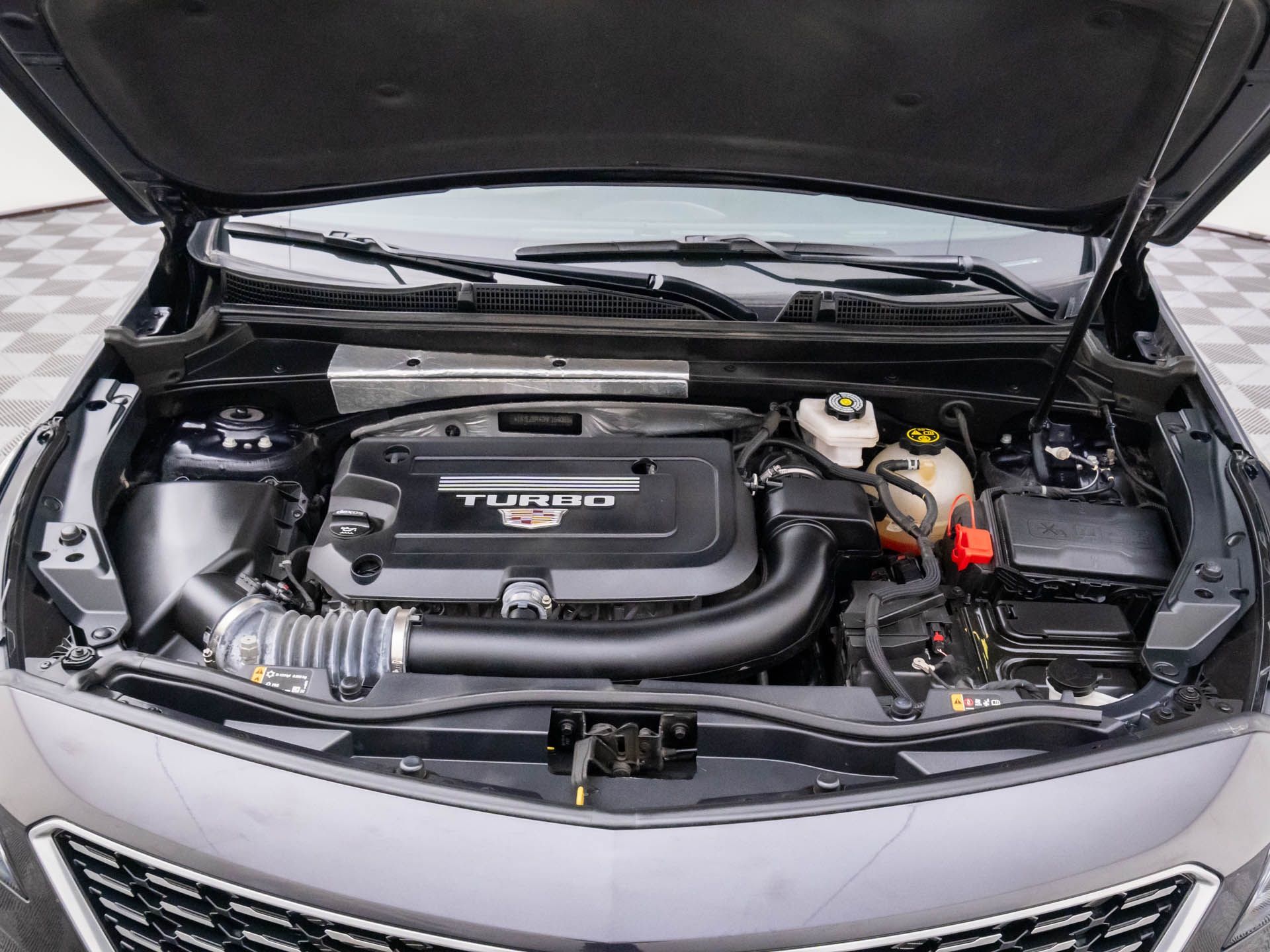 2022 Cadillac XT4 Luxury photo