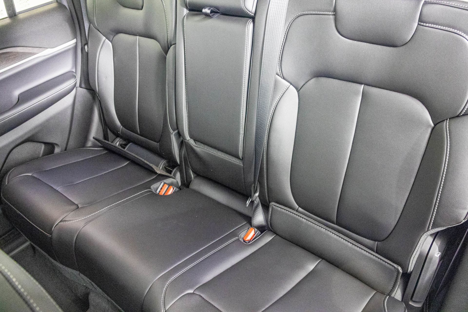 2025 JEEP GRAND CHEROKEE - Image 28