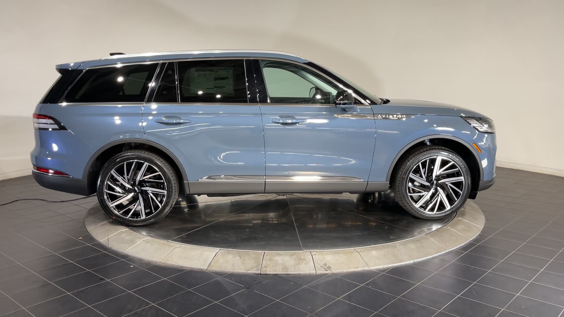 2025 Lincoln Aviator Reserve photo 5