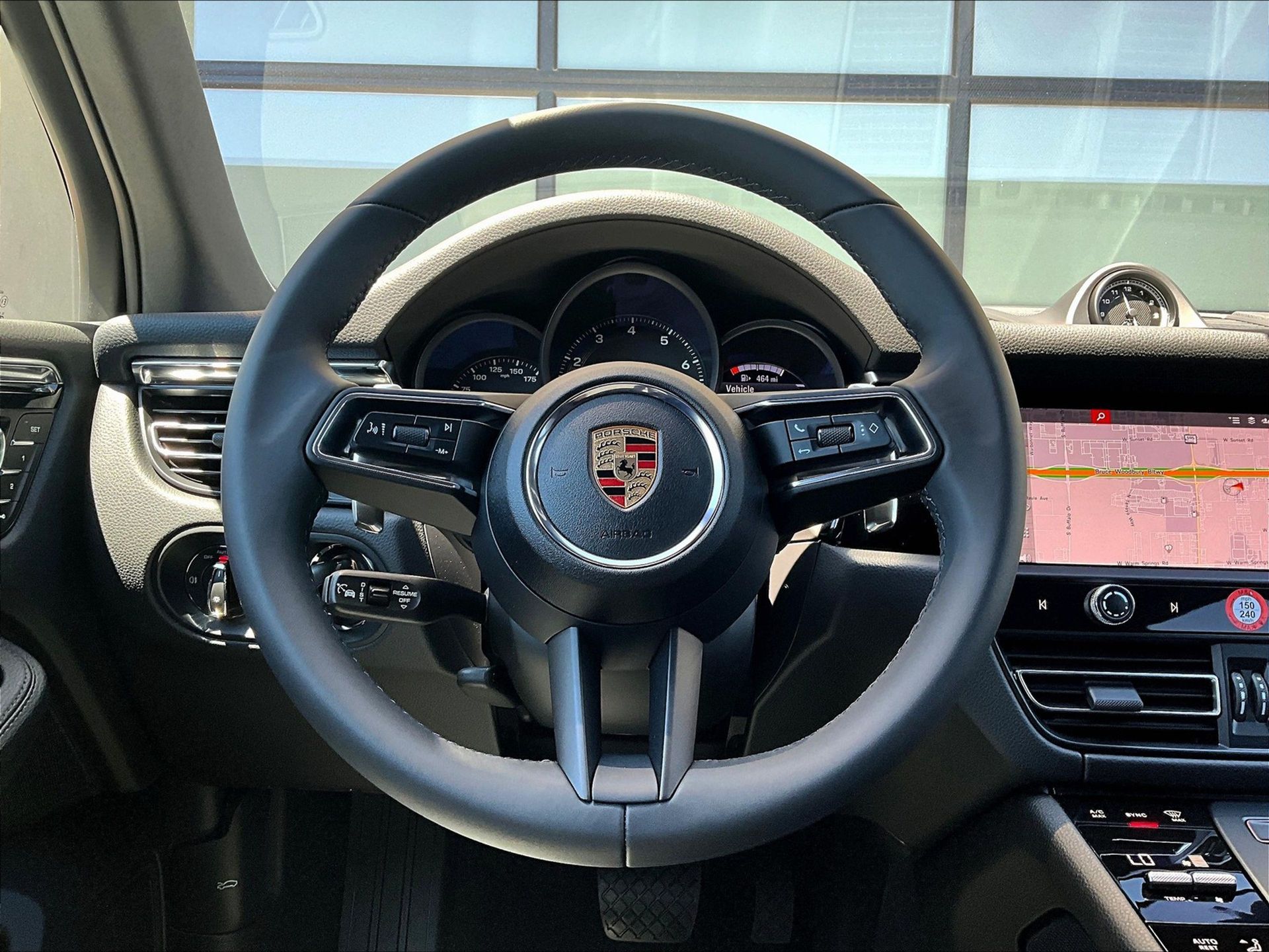2025 Macan picture #13
