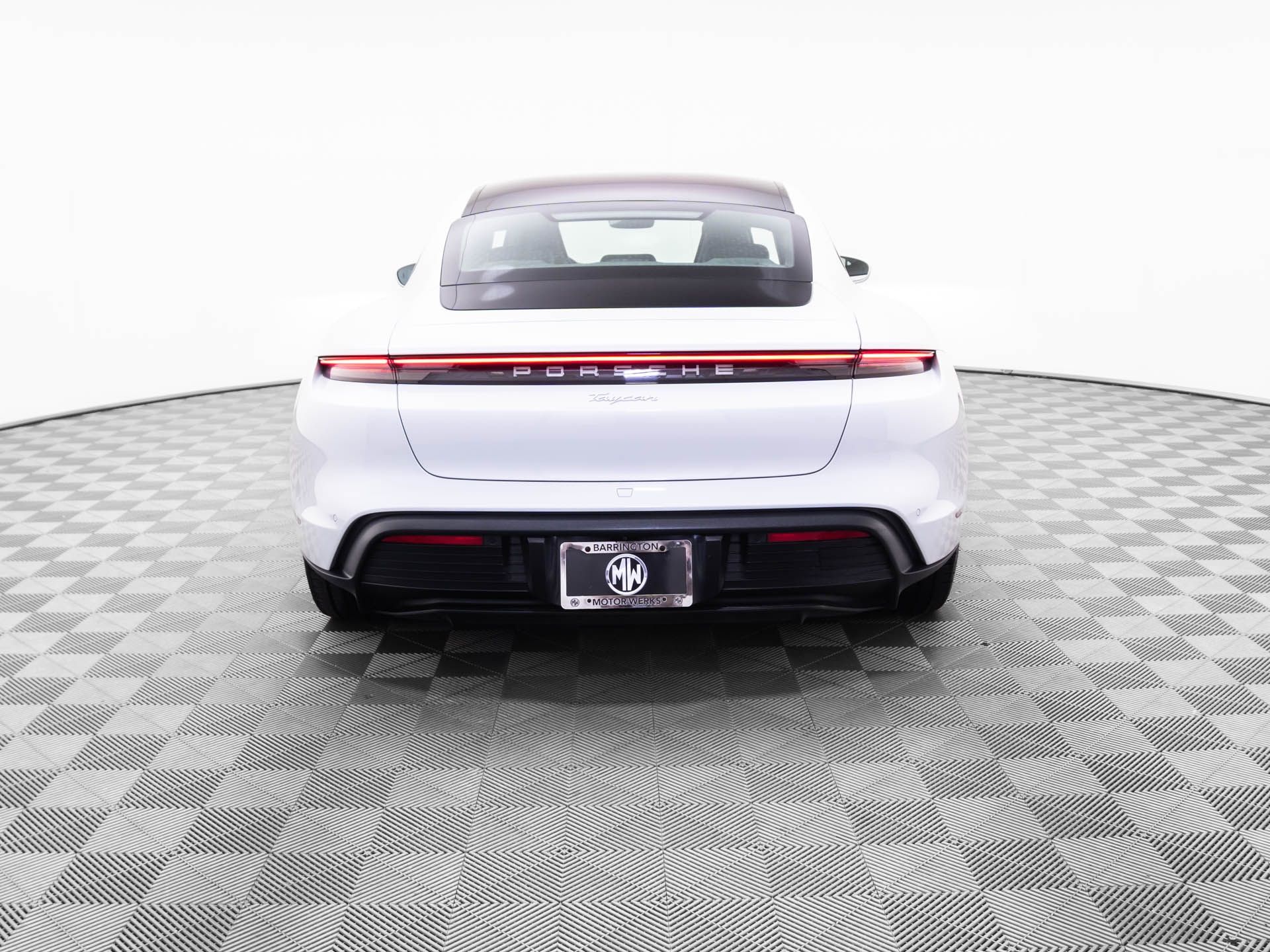 2022 Porsche Taycan  photo