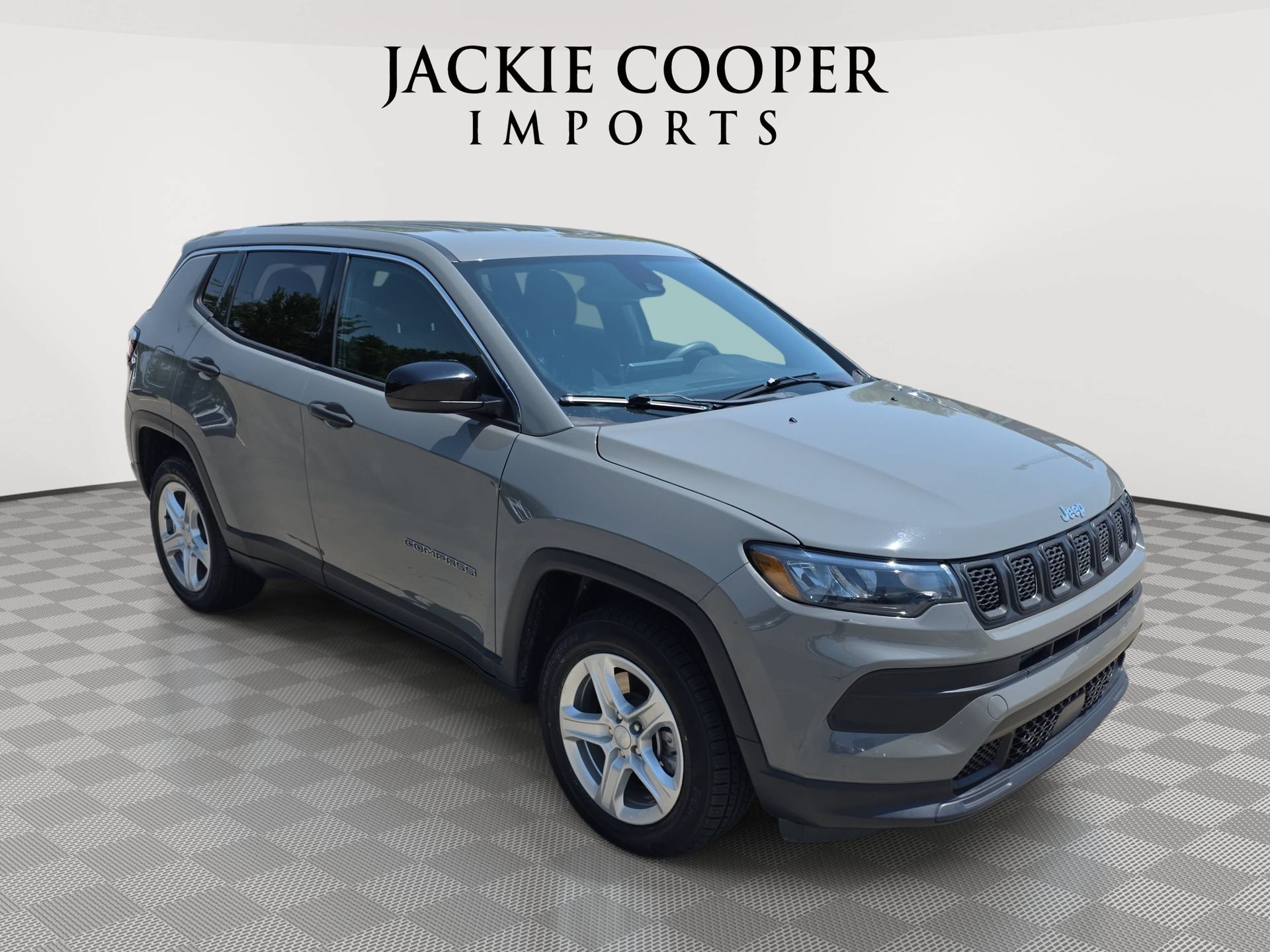 View vehicle photo 3