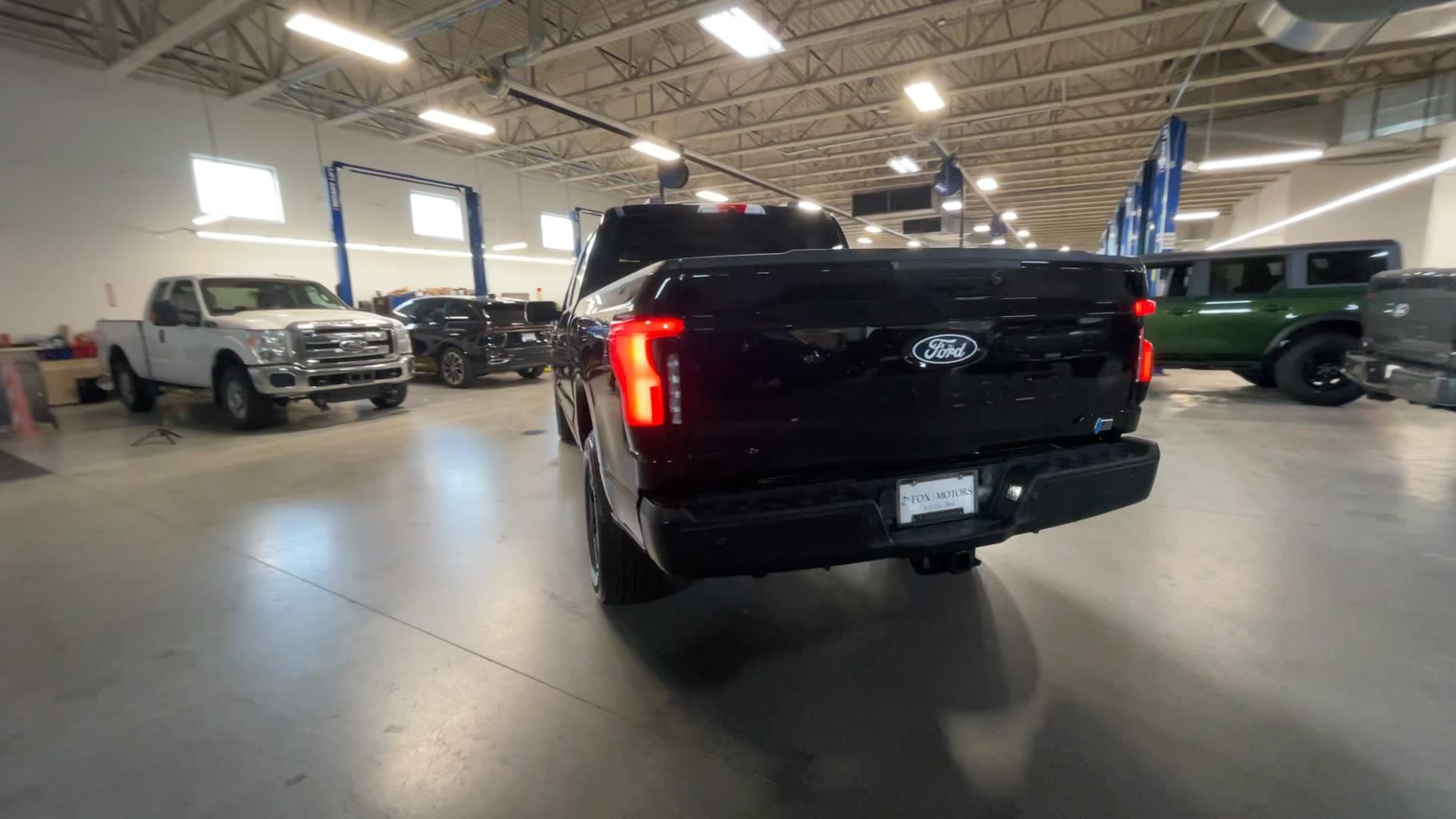 2024 Ford F-150 Lightning Pro - Photo 8