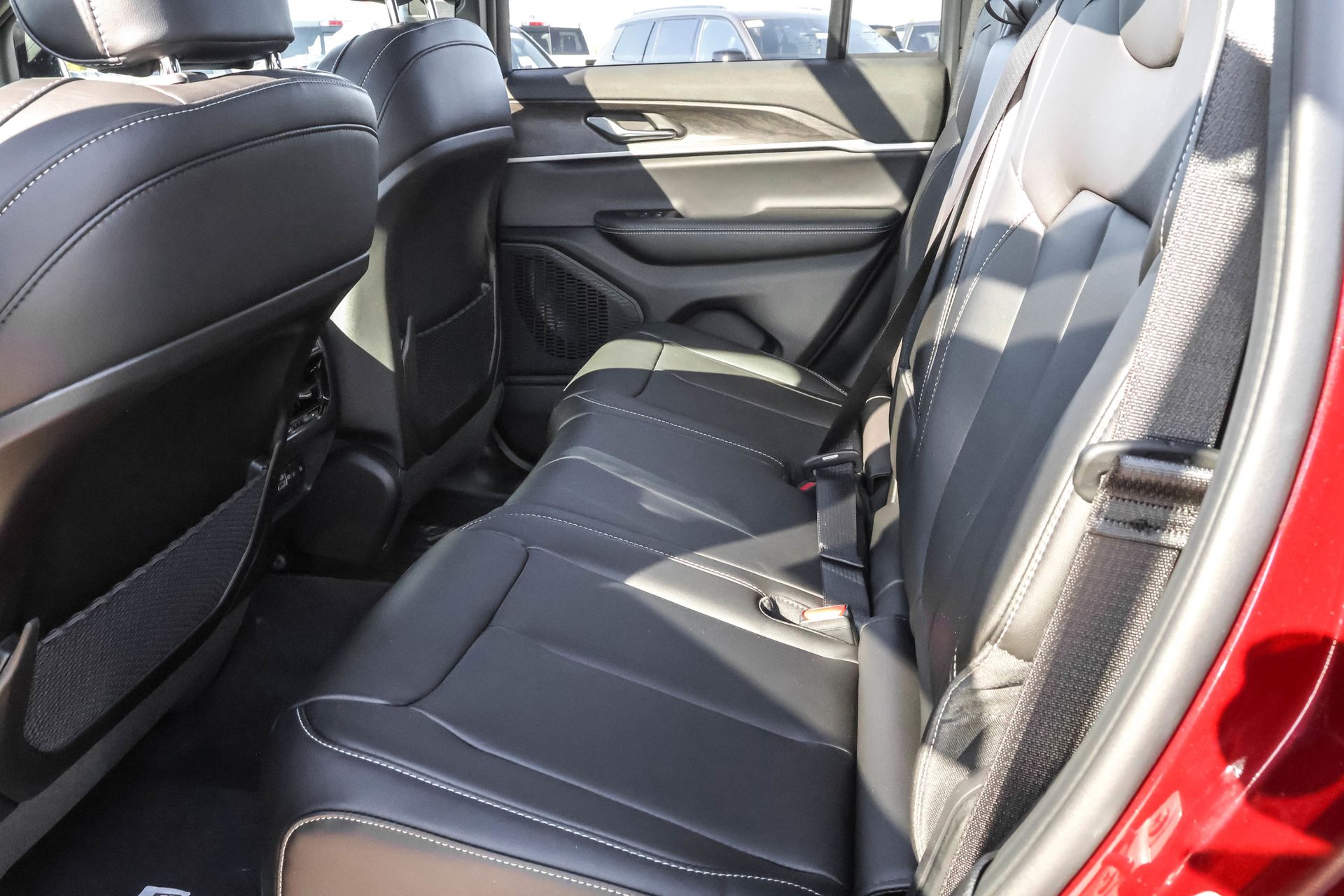 2025 JEEP GRAND CHEROKEE - Image 14