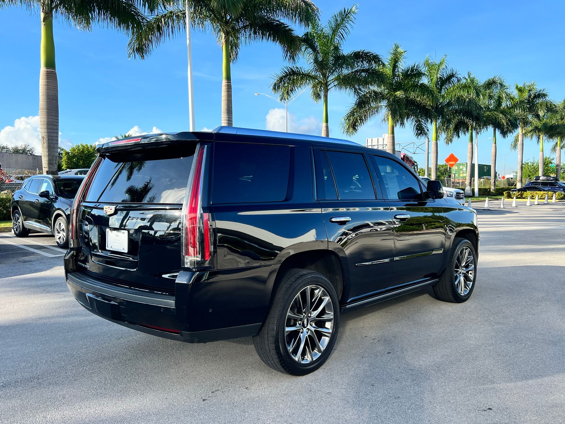 2020 Cadillac Escalade Premium Luxury 25