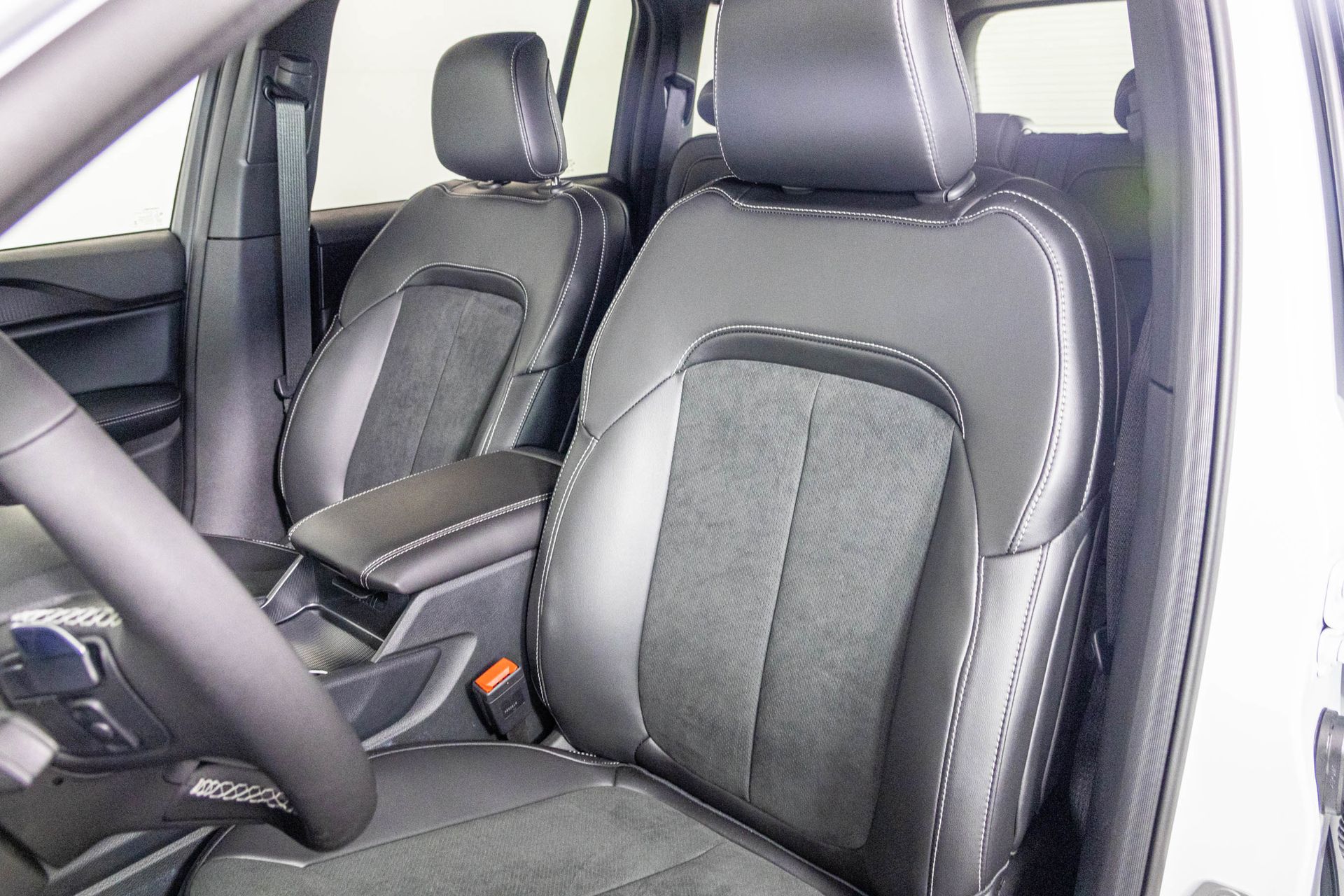 2025 JEEP GRAND CHEROKEE - Image 17