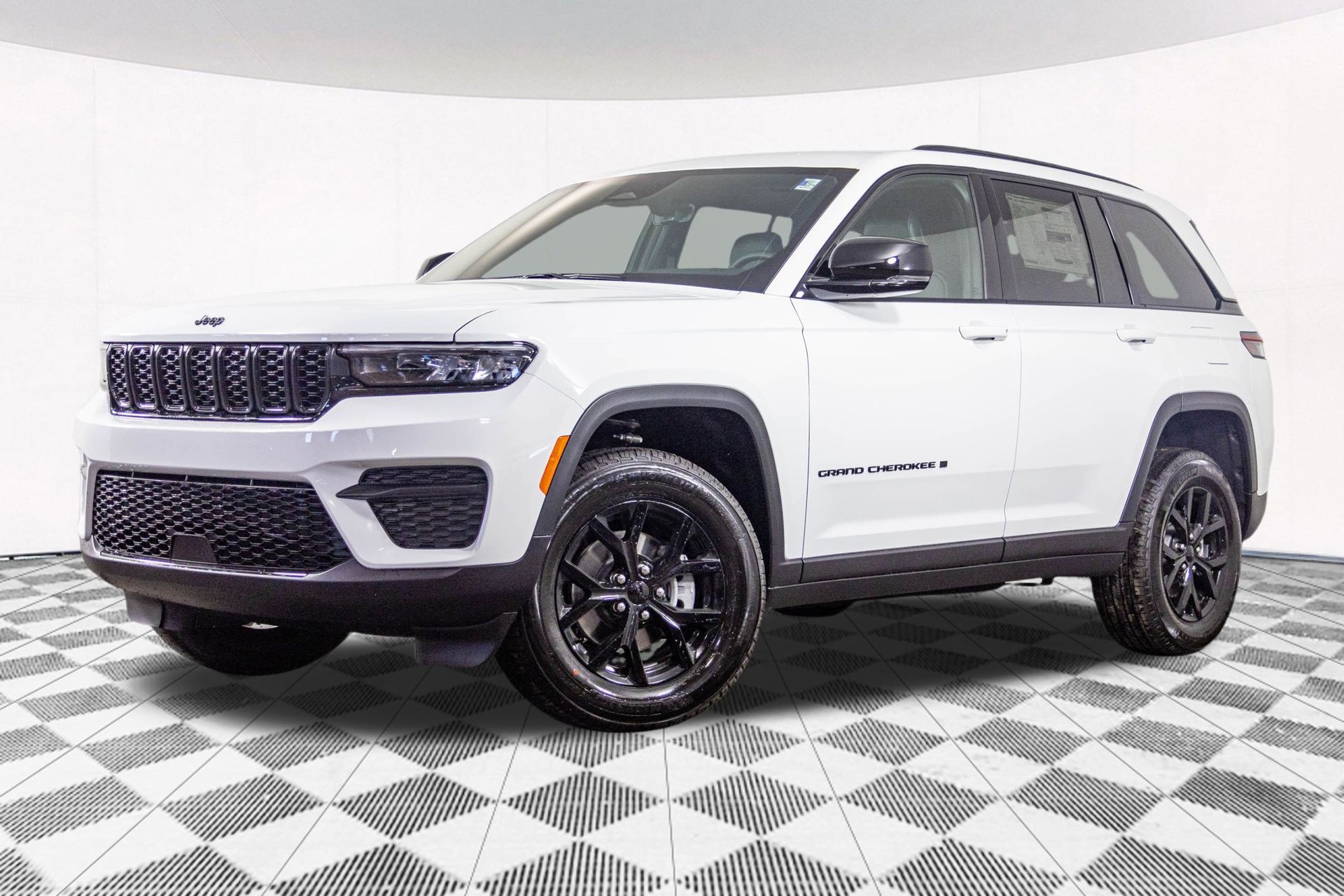 2025 JEEP GRAND CHEROKEE - Image 2