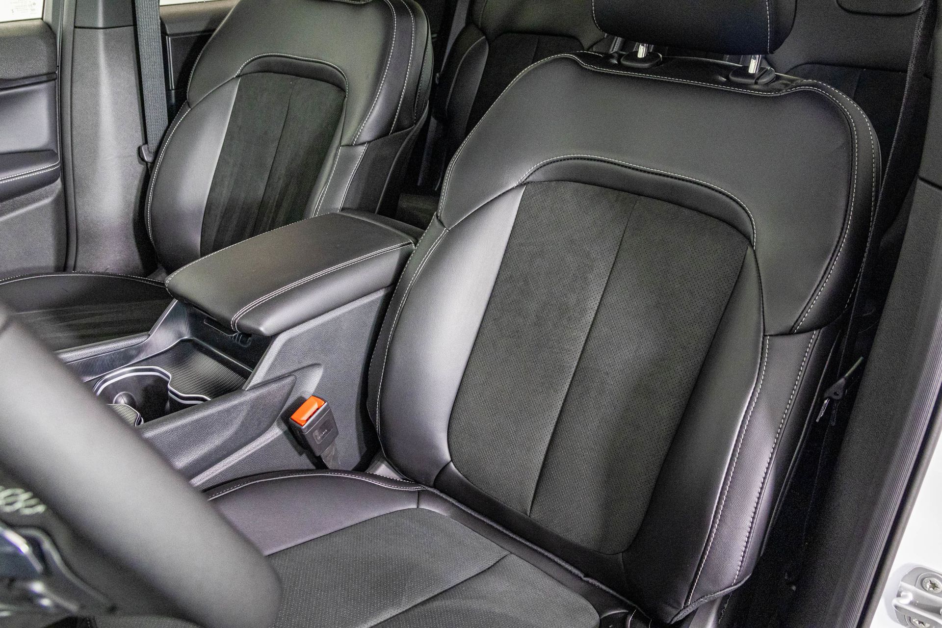 2025 JEEP GRAND CHEROKEE L - Image 19