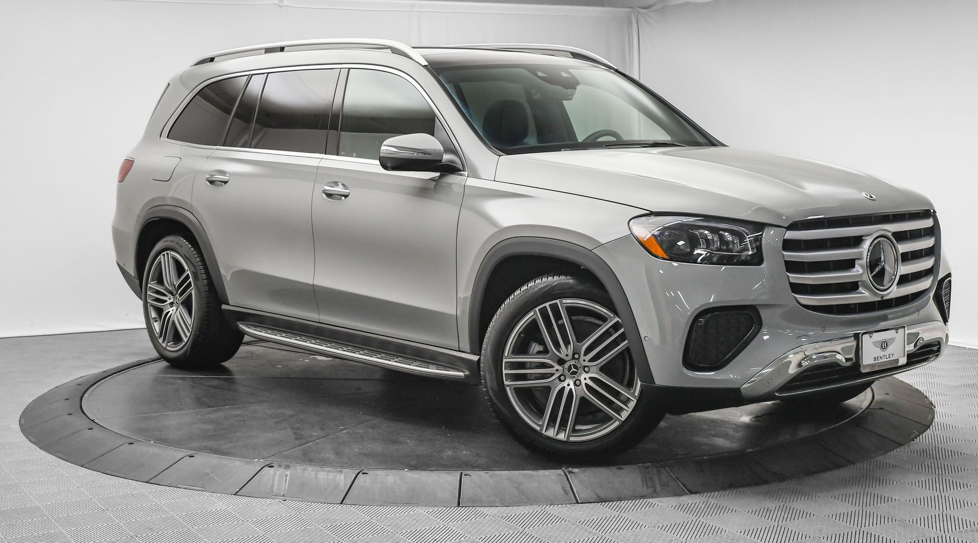 Gray (MANUFAKTUR Alpine Grey) 2025 Mercedes-Benz GLS 450 4MATIC SUV / Crossover All-Wheel Drive 9-Speed Automatic