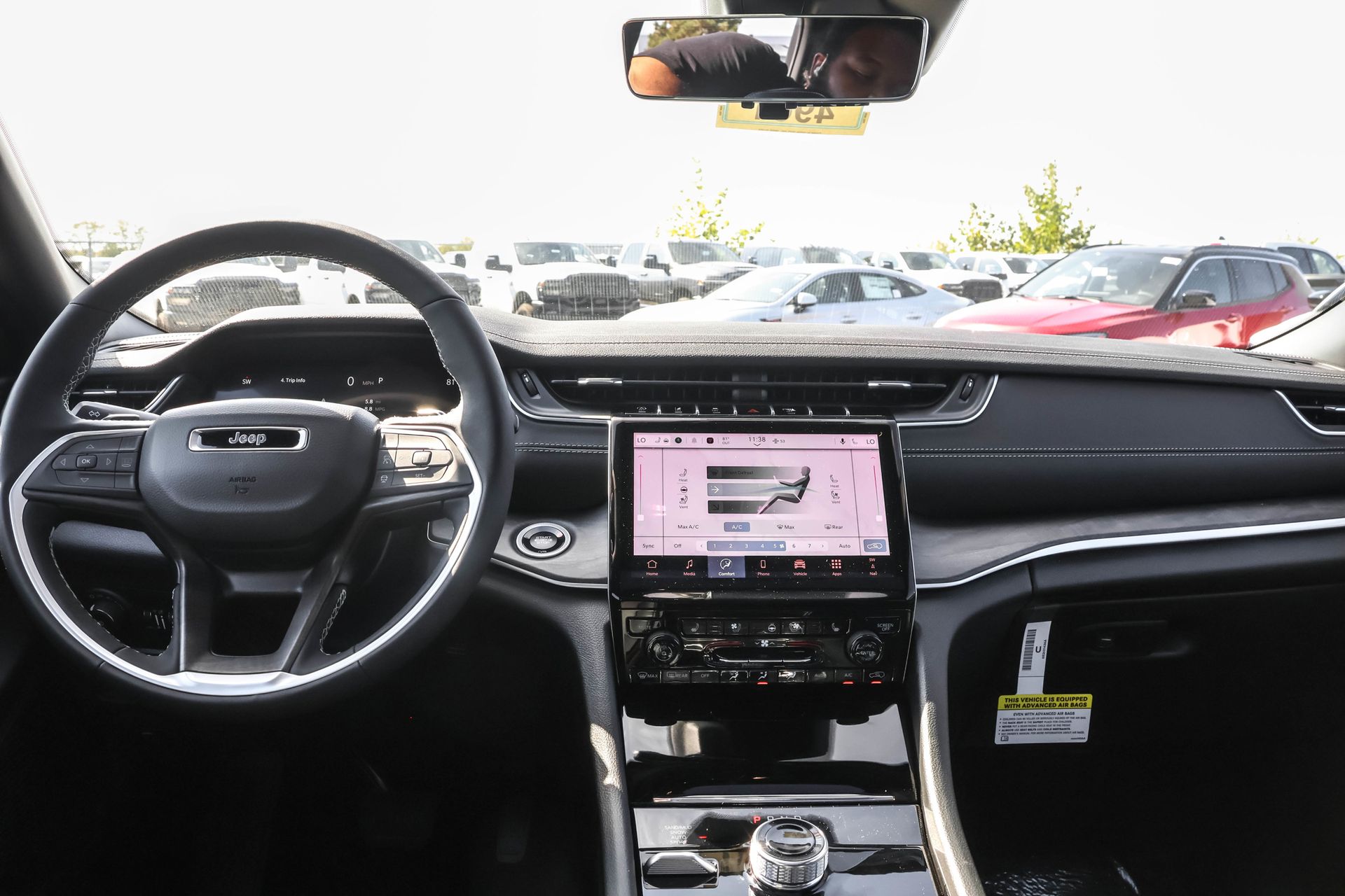 2025 JEEP GRAND CHEROKEE - Image 16