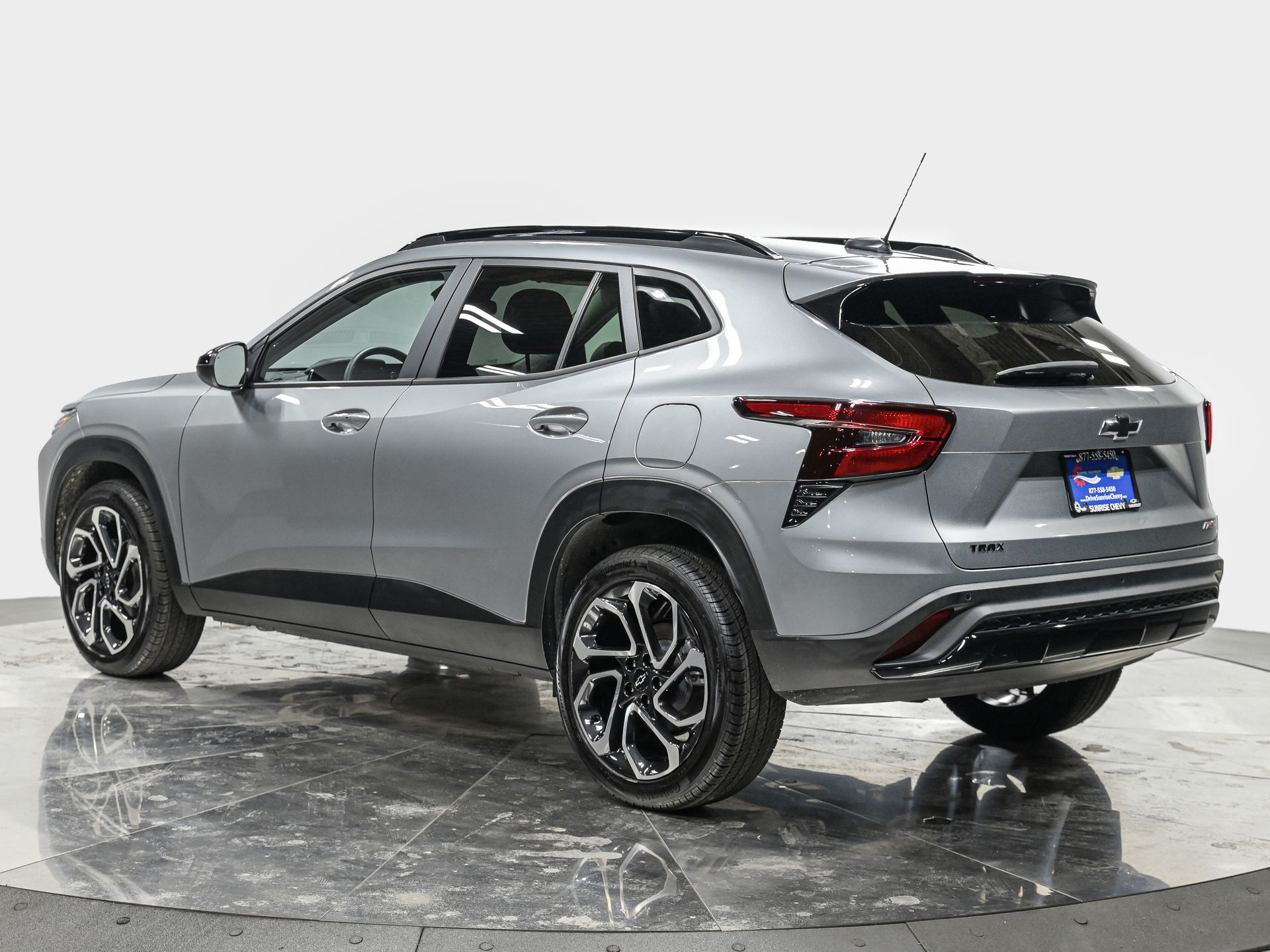 View vehicle photo 4