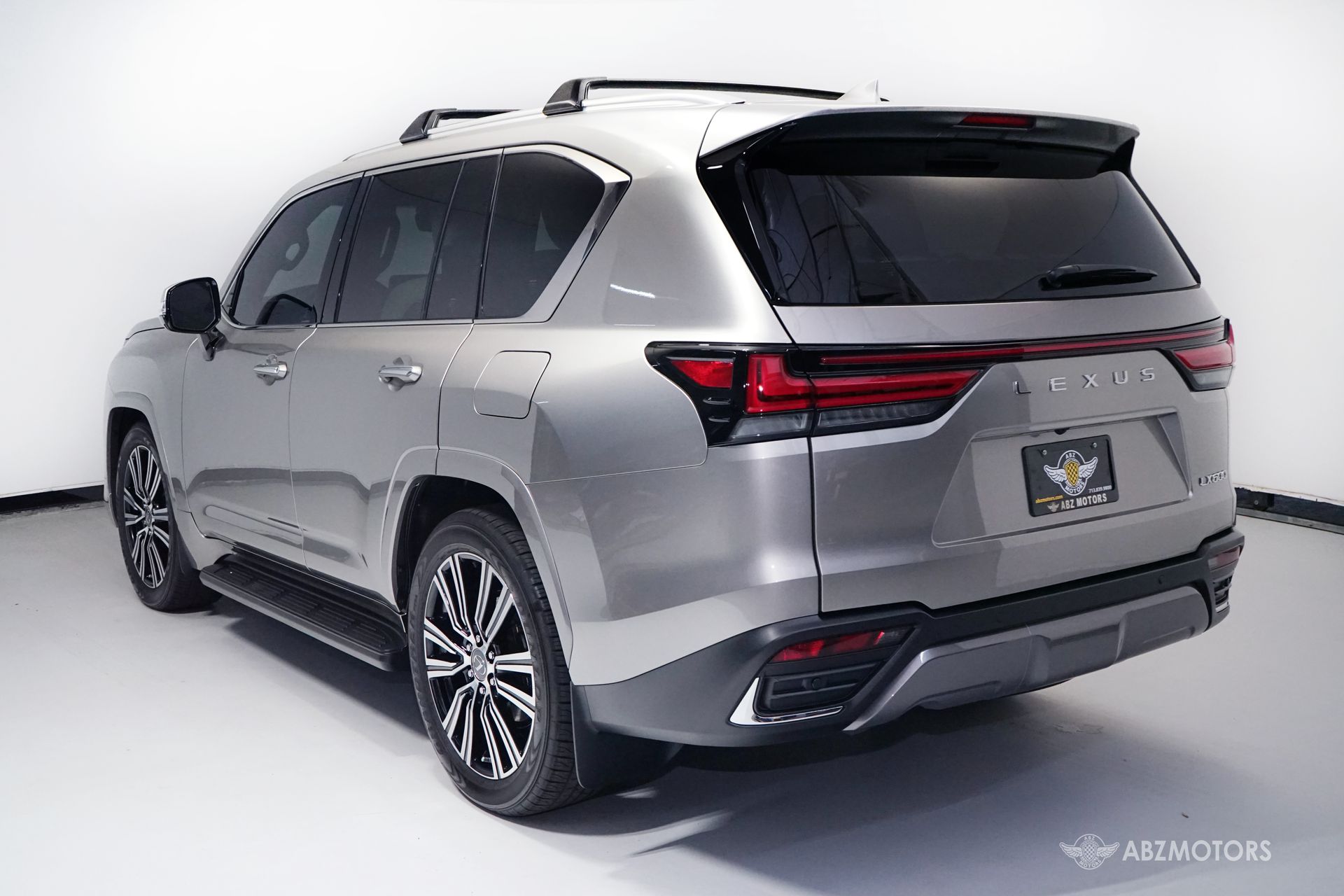 View vehicle photo 6