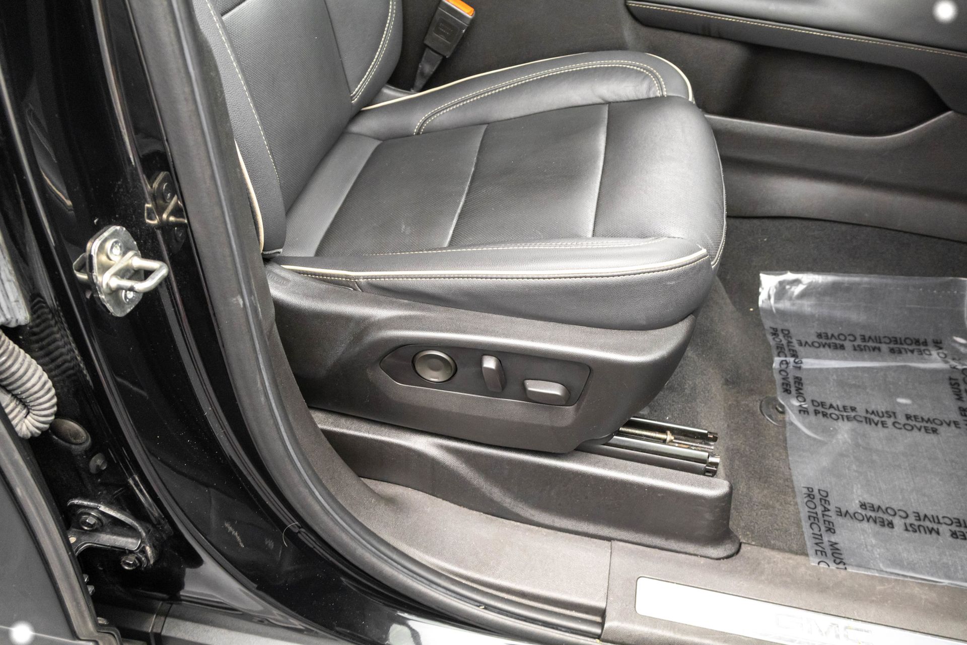 2021 GMC YUKON XL - Image 40