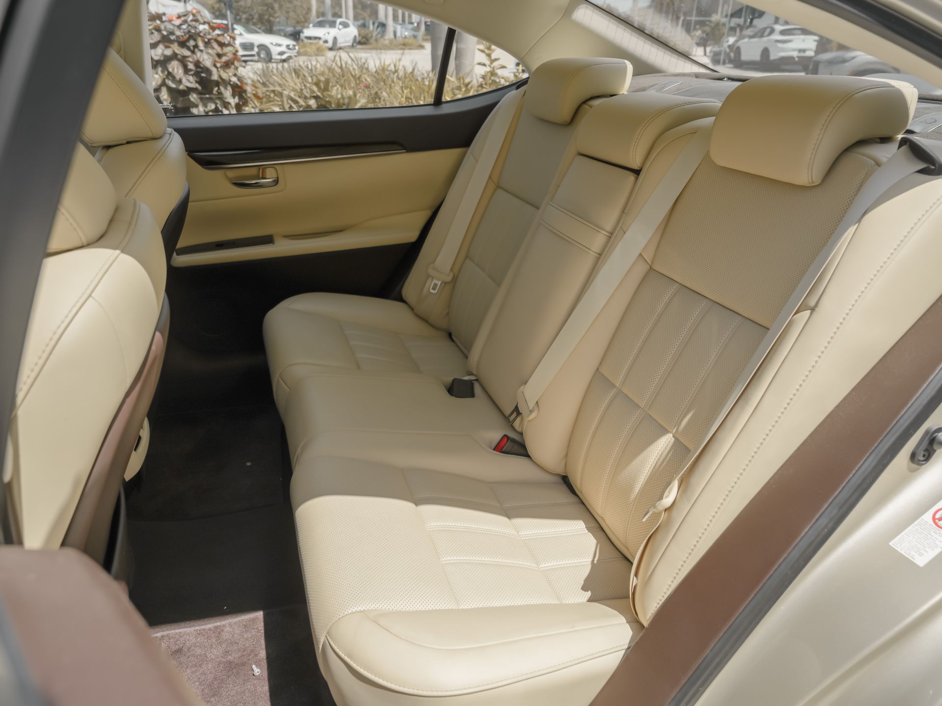used 2018 Lexus ES car, priced at $26,300