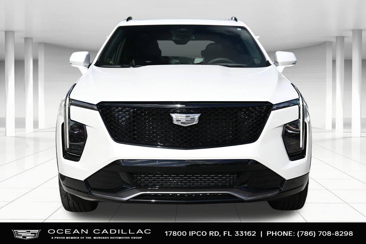 2024 Cadillac XT4 Sport 8