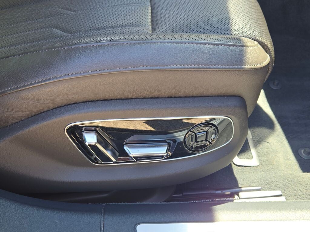 2022 Audi A8 L 55 Quattro photo 7