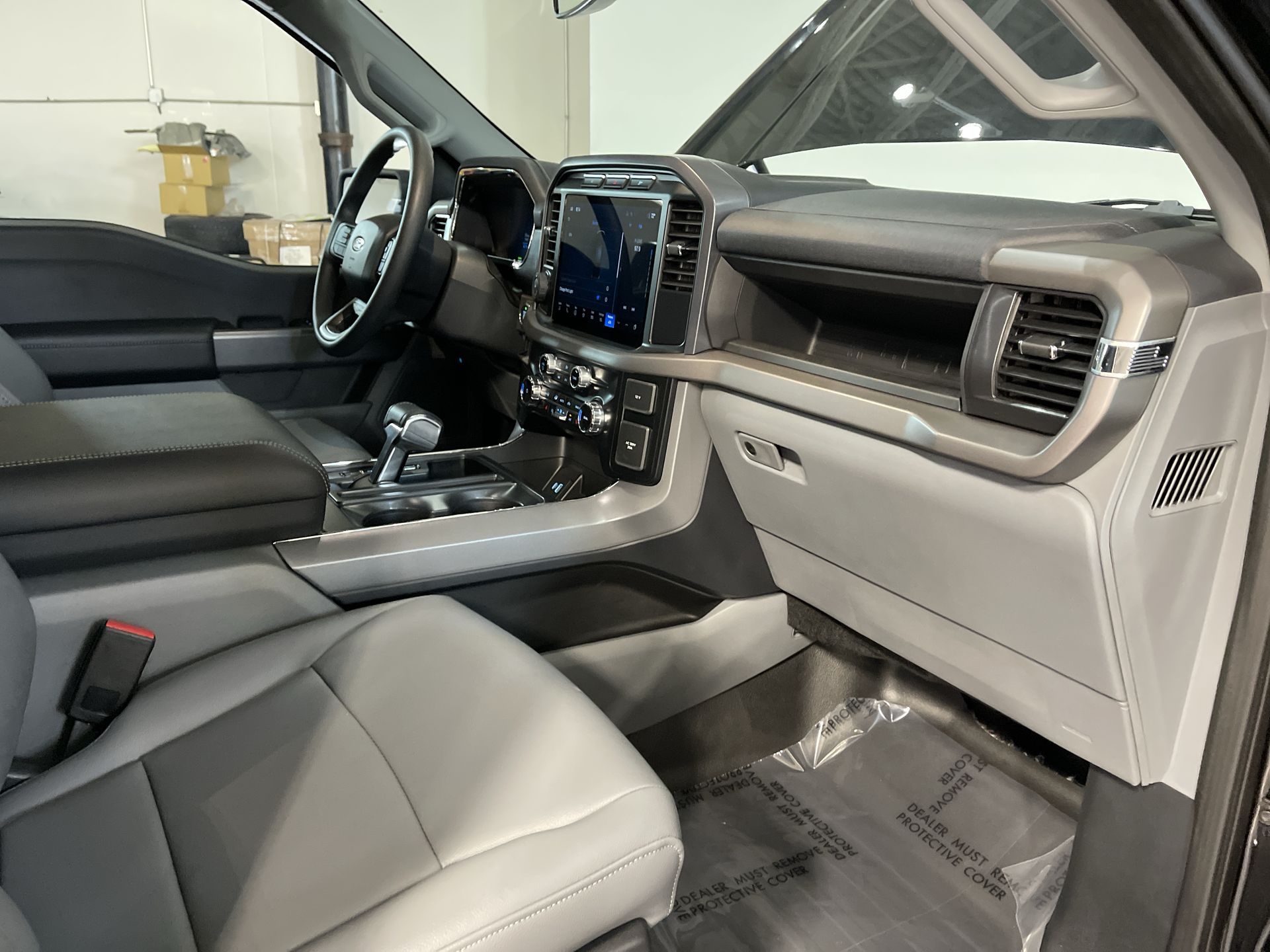 2024 Ford F-150 Lightning Pro - Photo 36