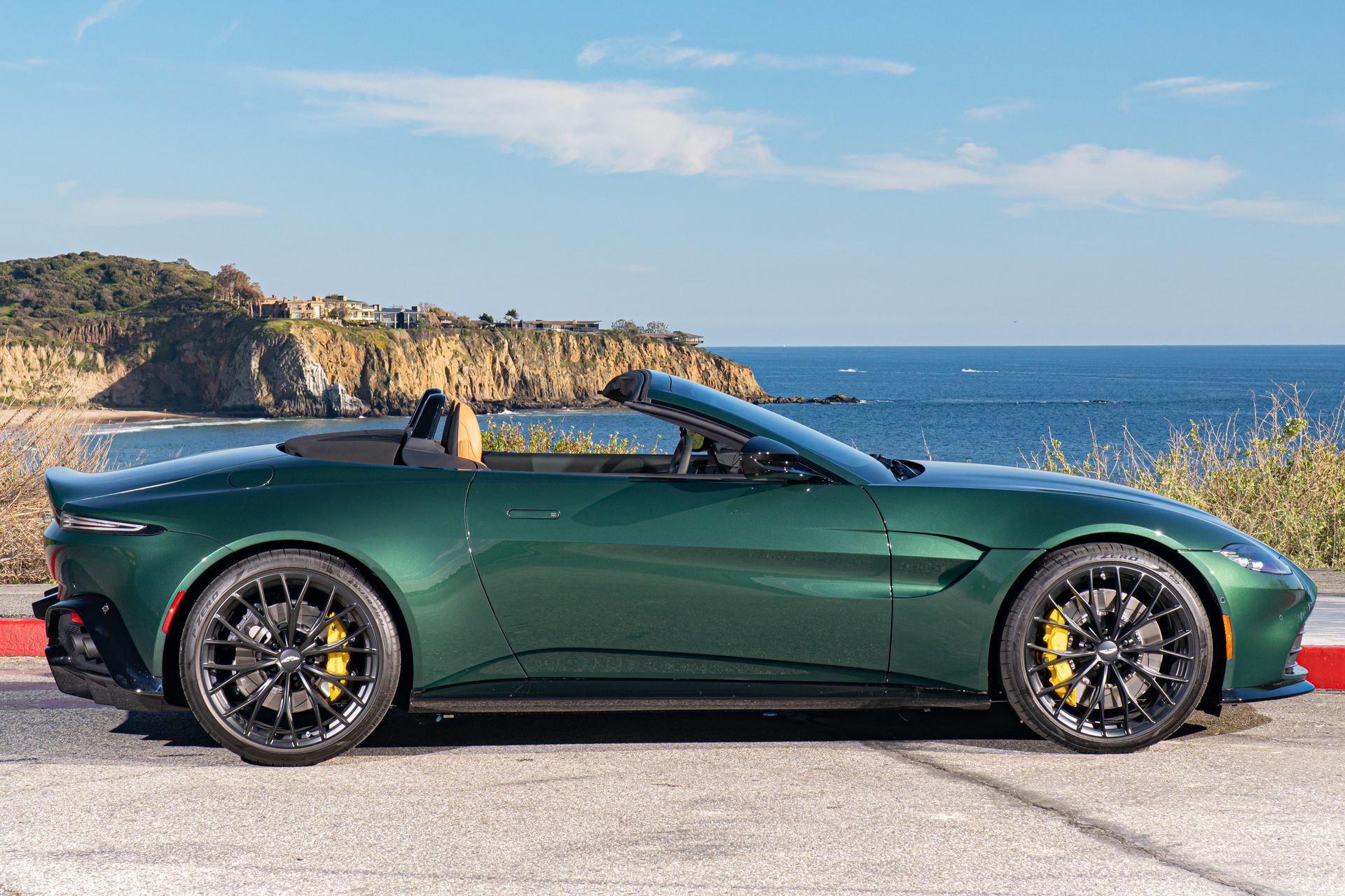 Aston Martin 2023 Vantage 