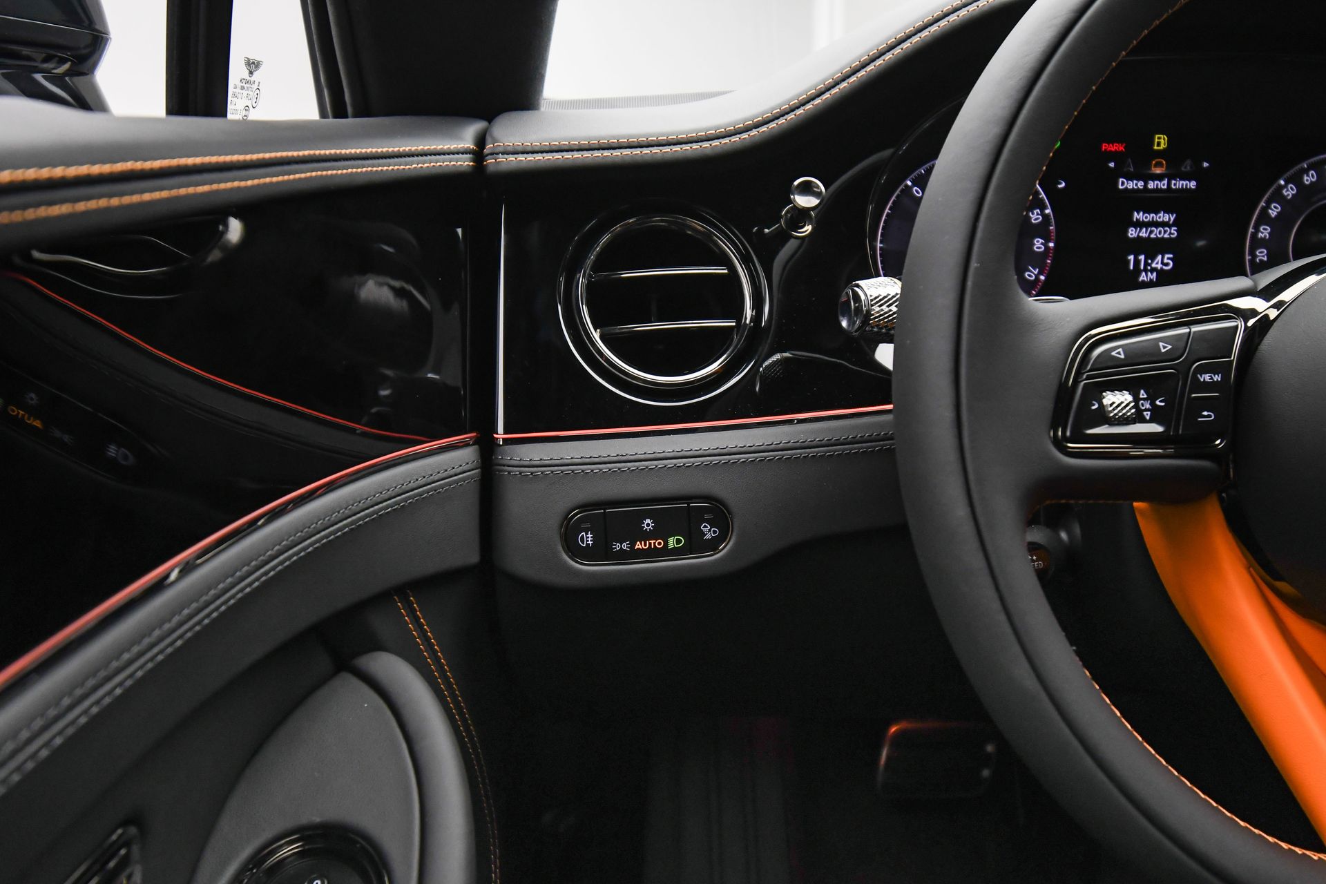 2025 Bentley Continental GT Black Edition - Photo 39
