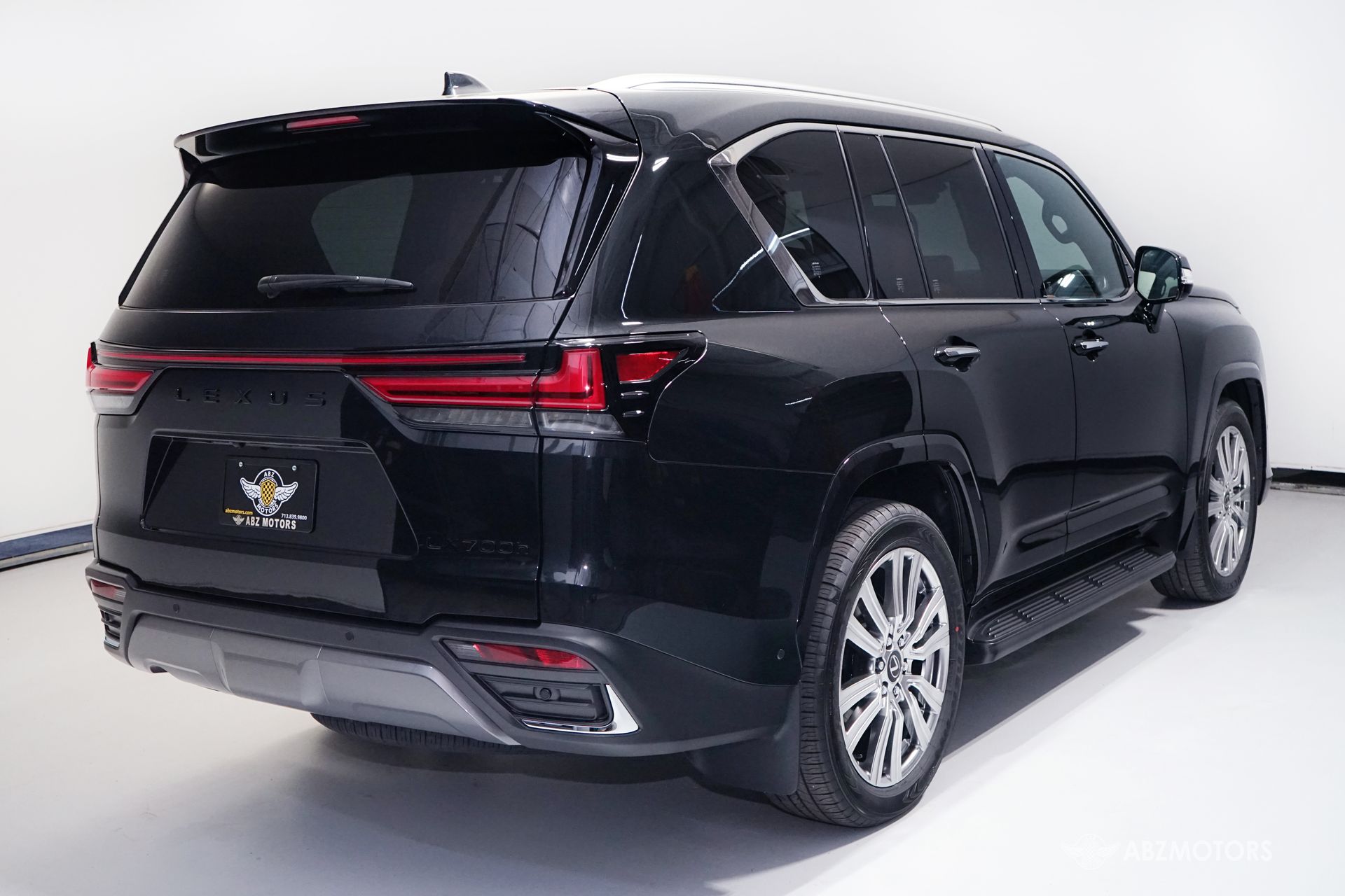 View vehicle photo 5