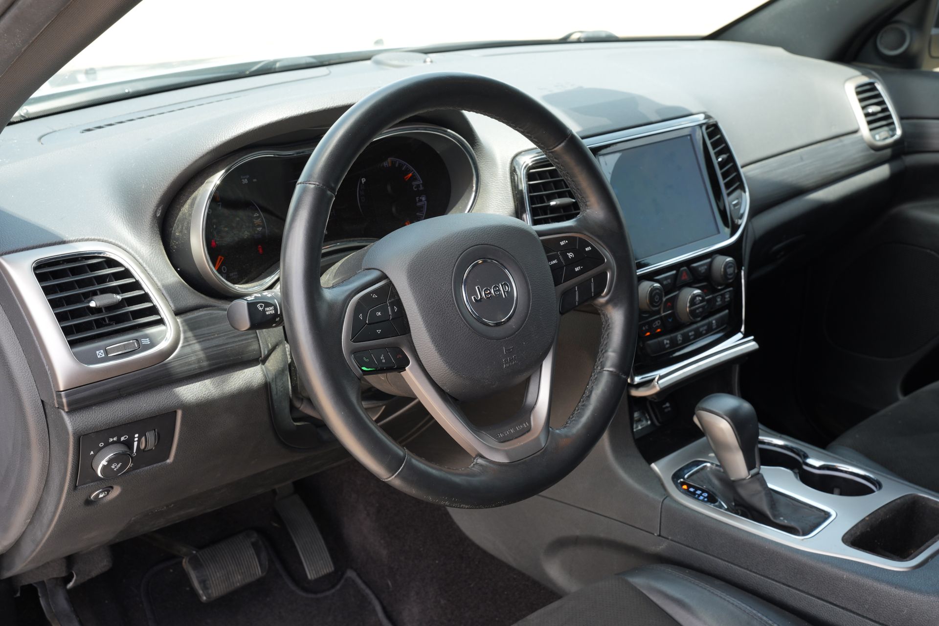 2019 Jeep Grand Cherokee Altitude Silver at AutoSavvy Houston Southwest