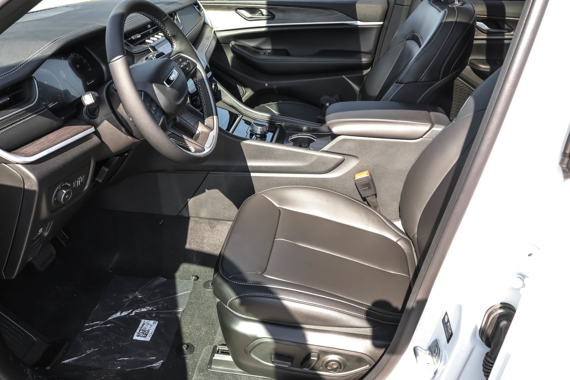 2025 JEEP GRAND CHEROKEE - Image 5