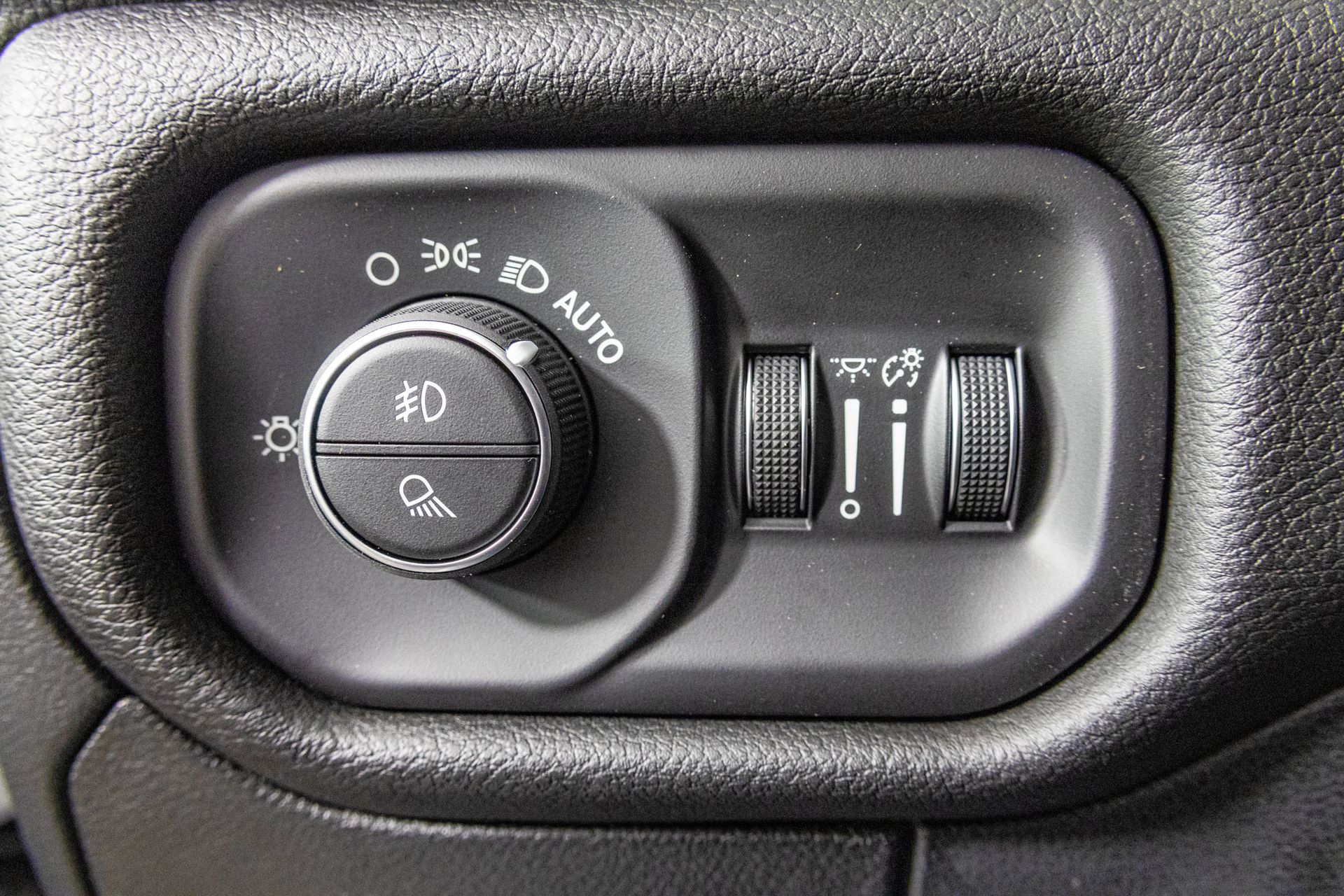 2026 RAM 1500 - Image 18