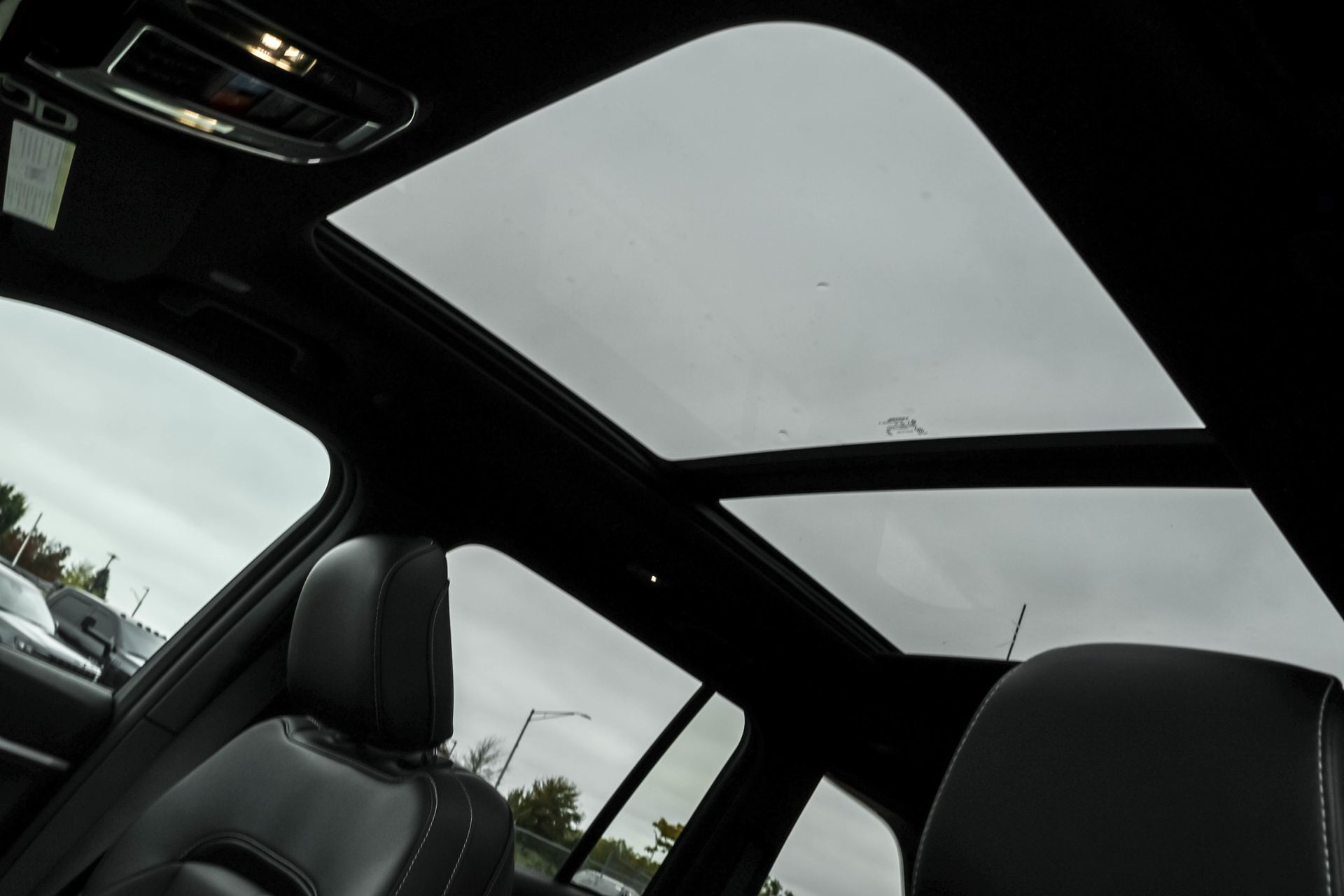 2025 JEEP GRAND CHEROKEE - Image 9