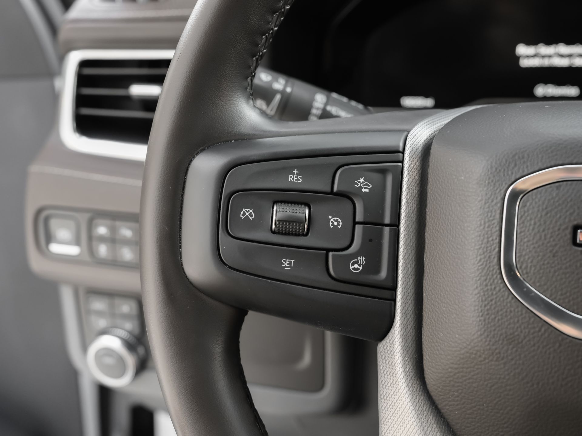 used 2023 GMC Yukon car, priced at $65,400