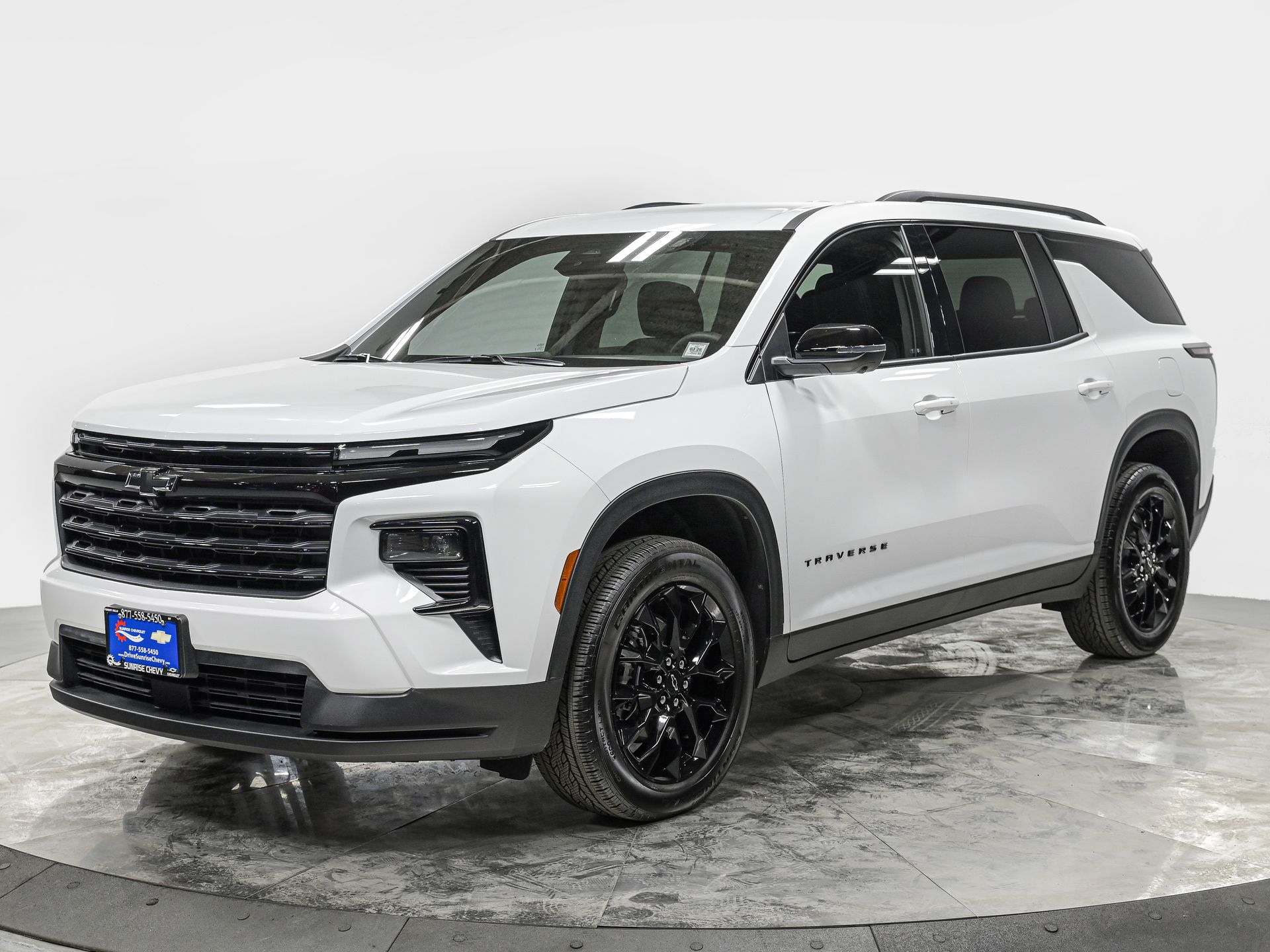 White (Iridescent Pearl Tricoat) 2024 Chevrolet Traverse LT AWD SUV / Crossover Four-Wheel Drive 8-Speed Automatic