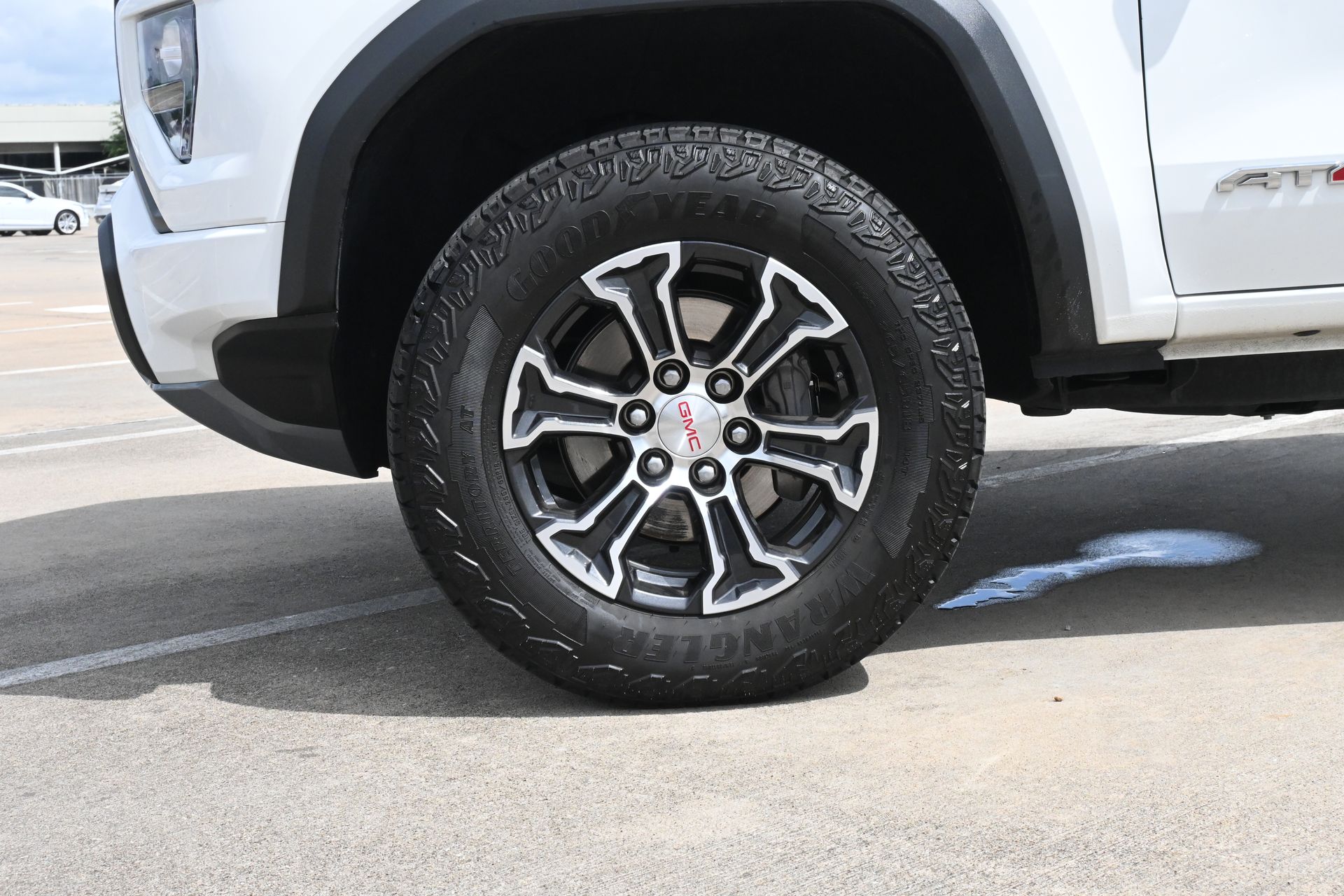 2024 GMC Canyon AT4 White at Big Star Buick GMC