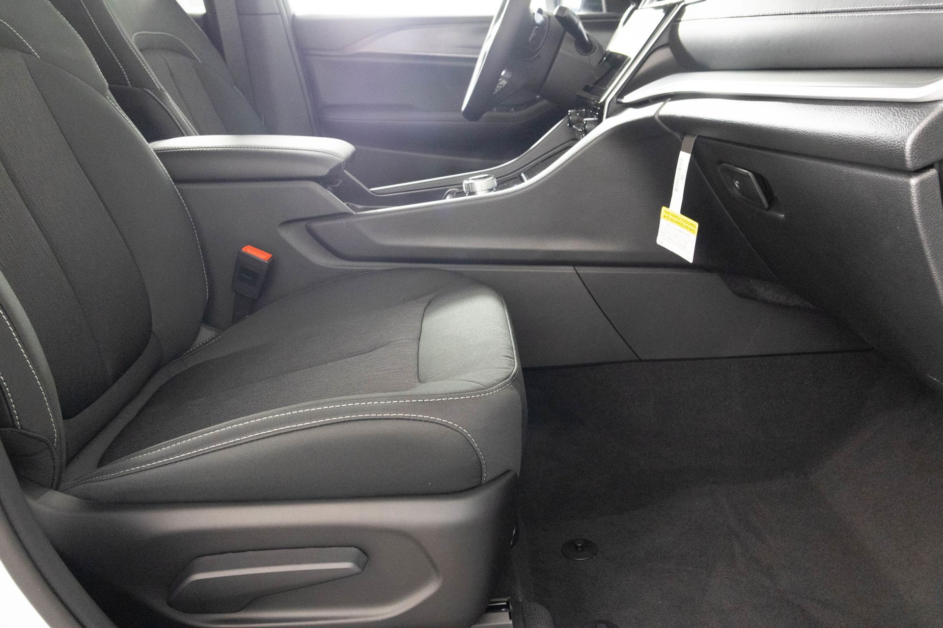 2025 JEEP GRAND CHEROKEE - Image 66