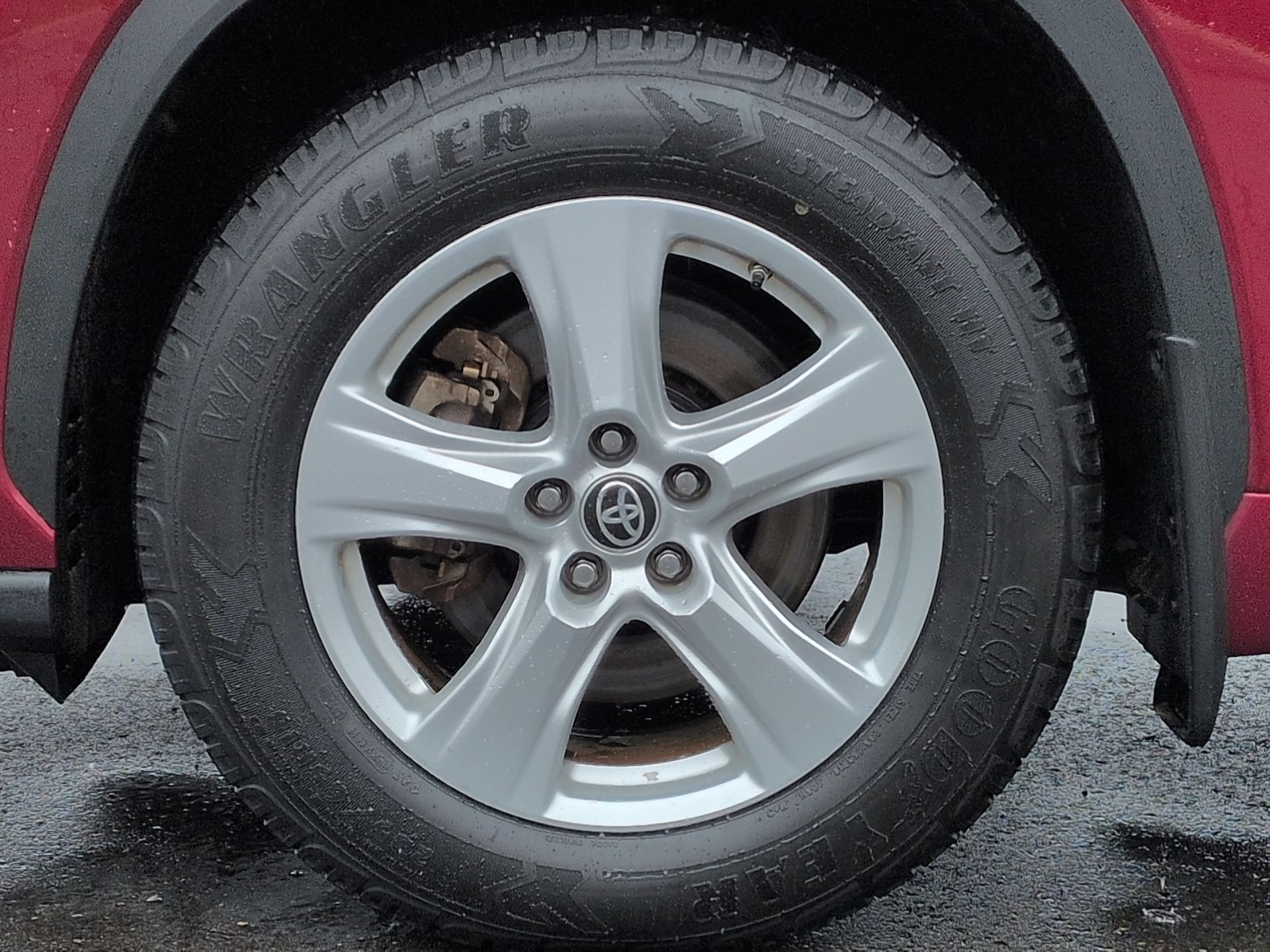 used 2022 Toyota Highlander Hybrid car, priced at $27,940