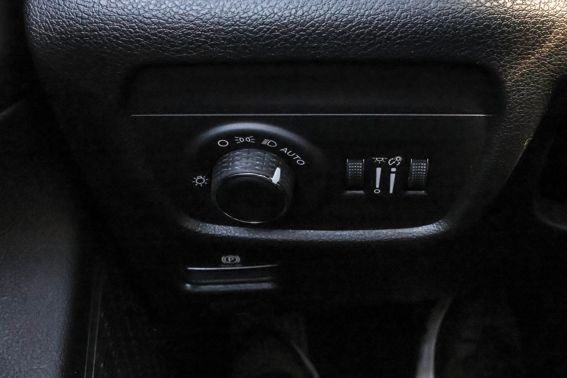 2025 JEEP GRAND CHEROKEE L - Image 30