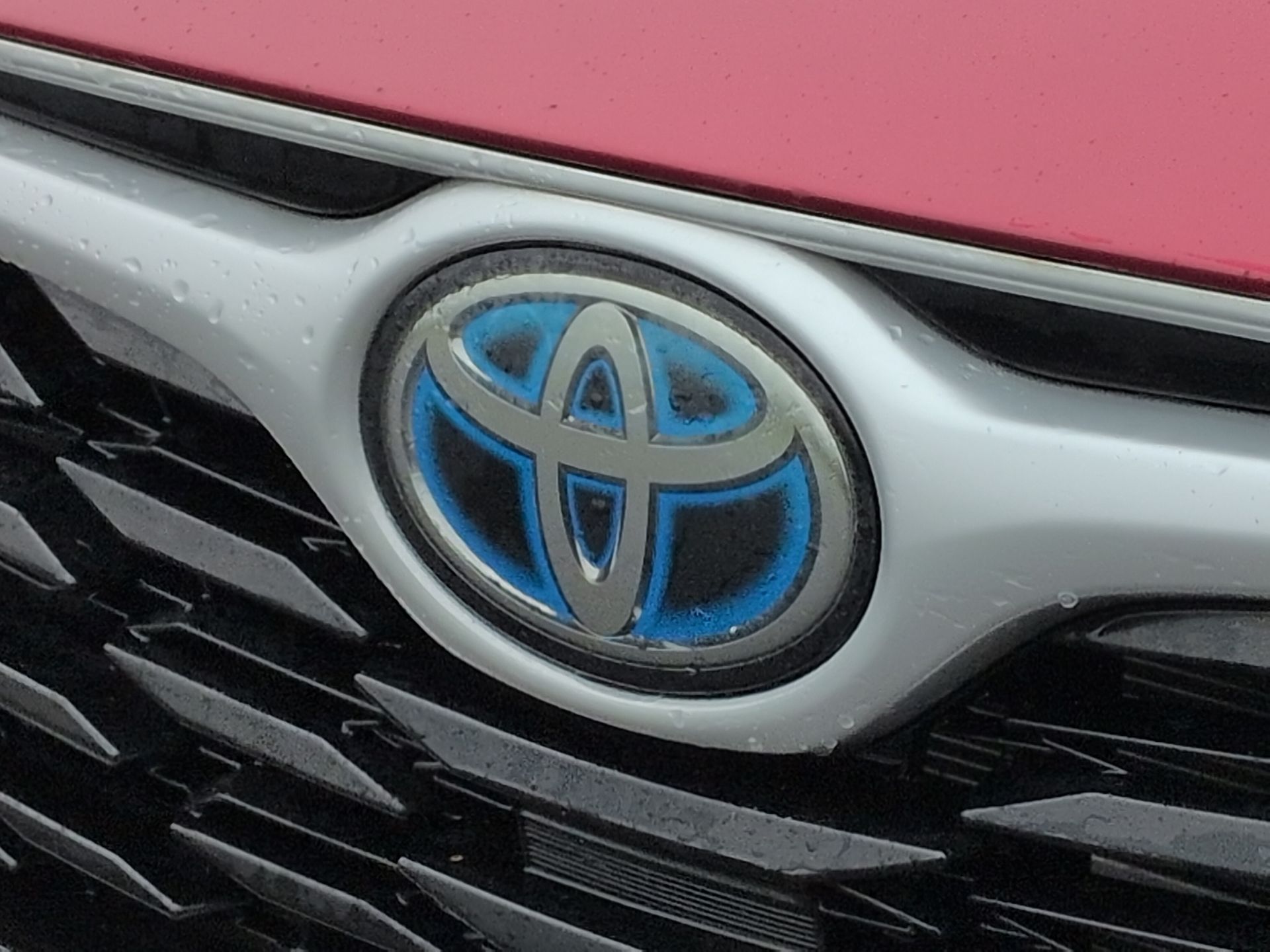 used 2022 Toyota Highlander Hybrid car, priced at $27,940
