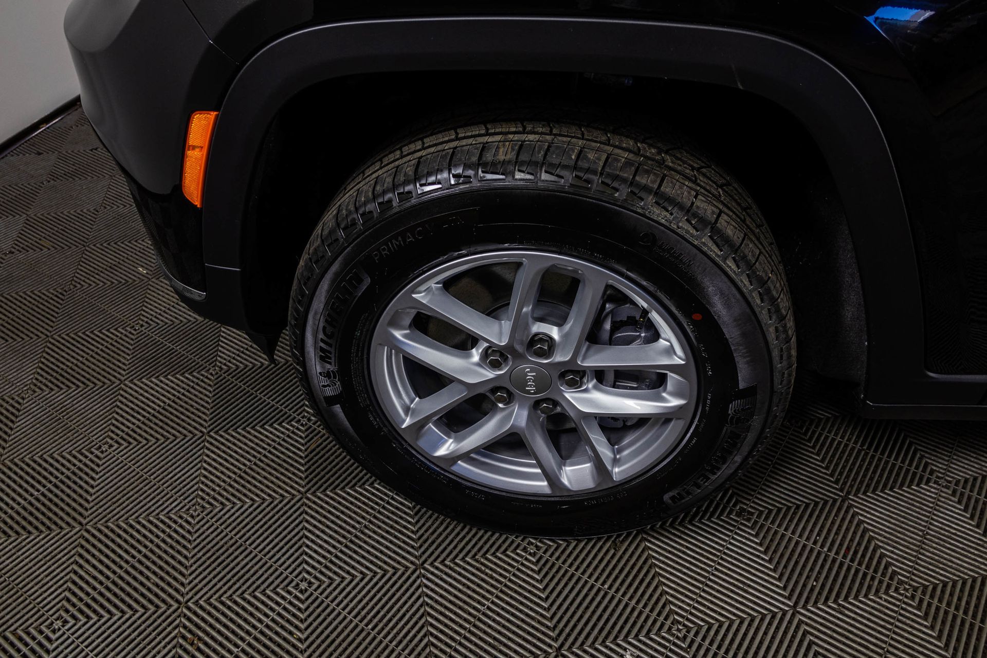 2025 JEEP GRAND CHEROKEE L - Image 42