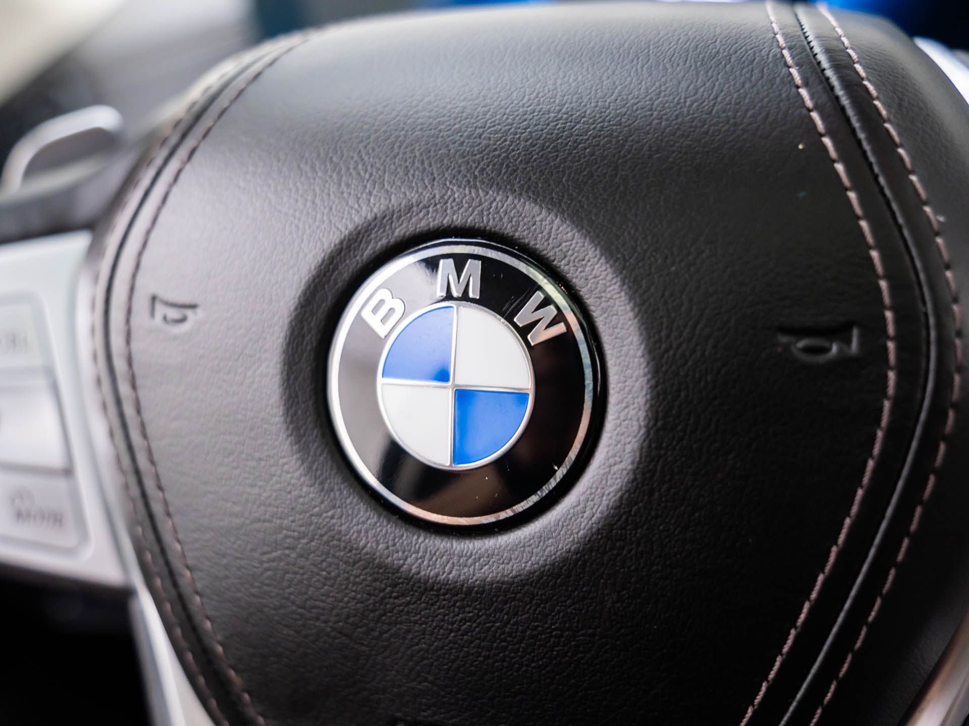2023 BMW X7 xDrive40i photo