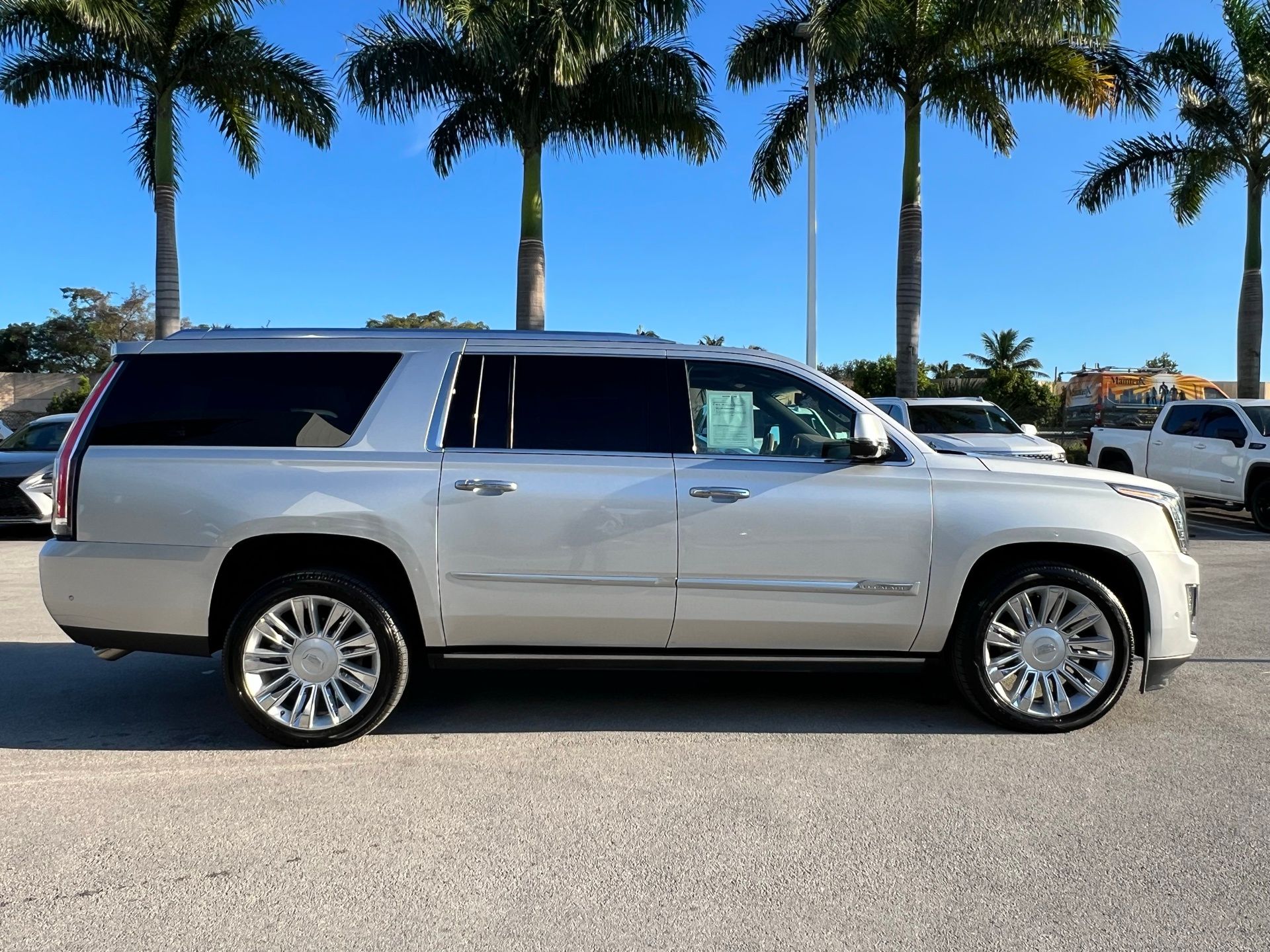 2018 Cadillac Escalade ESV Platinum Edition 23